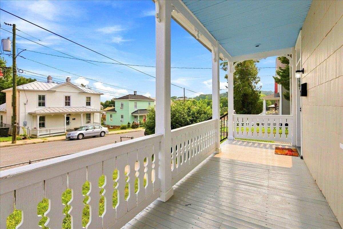 10 E PEABODY ST, STAUNTON, Virginia 24401, 3 Bedrooms Bedrooms, ,2 BathroomsBathrooms,Residential,10 E PEABODY ST,680105 MLS # 680105 10 E PEABODY ST, STAUNTON, Virginia 24401, 3 Bedrooms Bedrooms, ,2 BathroomsBathrooms,Residential,10 E PEABODY ST,680105 MLS # 680105