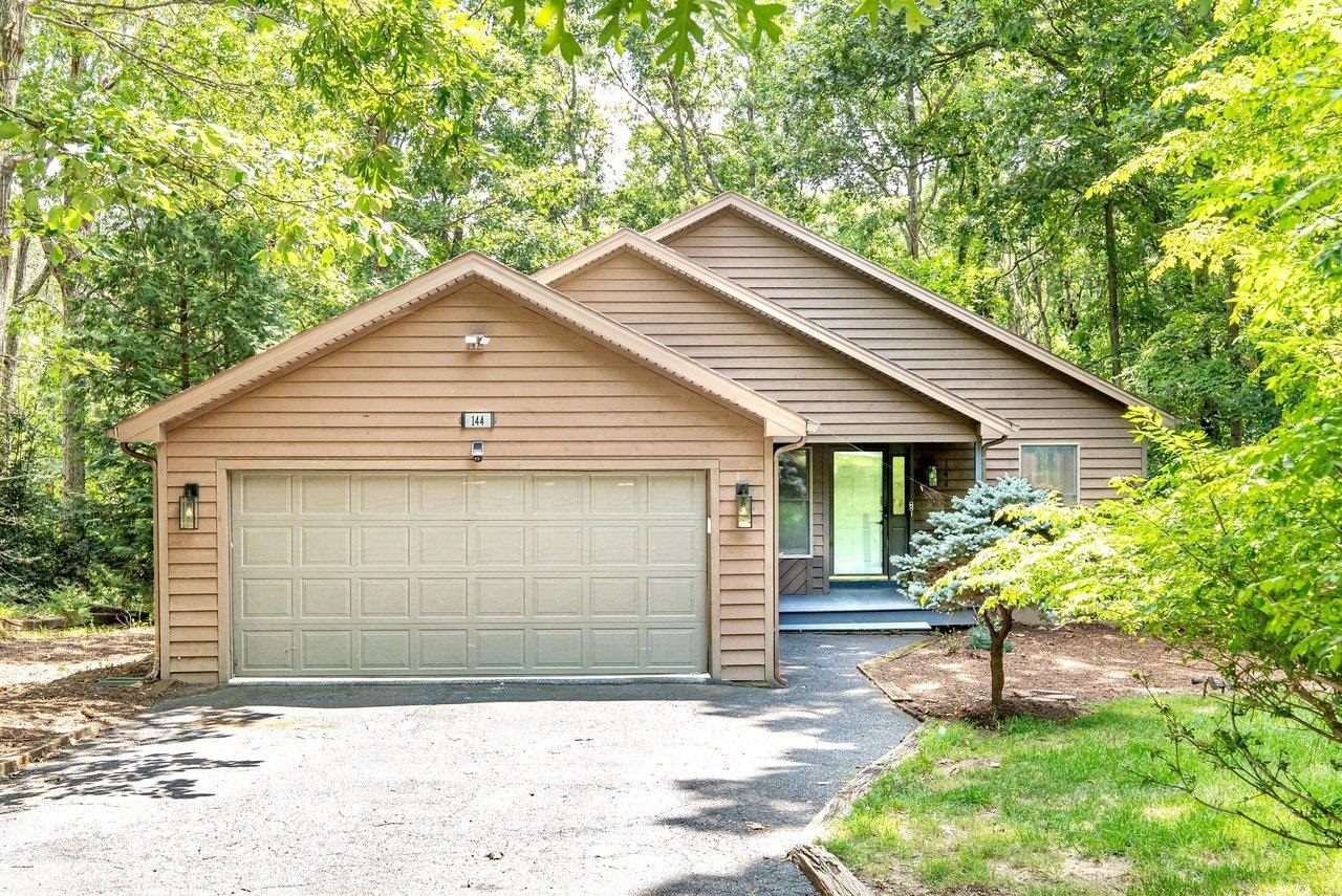 144 CROSS KEYS CT, MCGAHEYSVILLE, Virginia 22840, 4 Bedrooms Bedrooms, ,3 BathroomsBathrooms,Residential,144 CROSS KEYS CT,680112 MLS # 680112