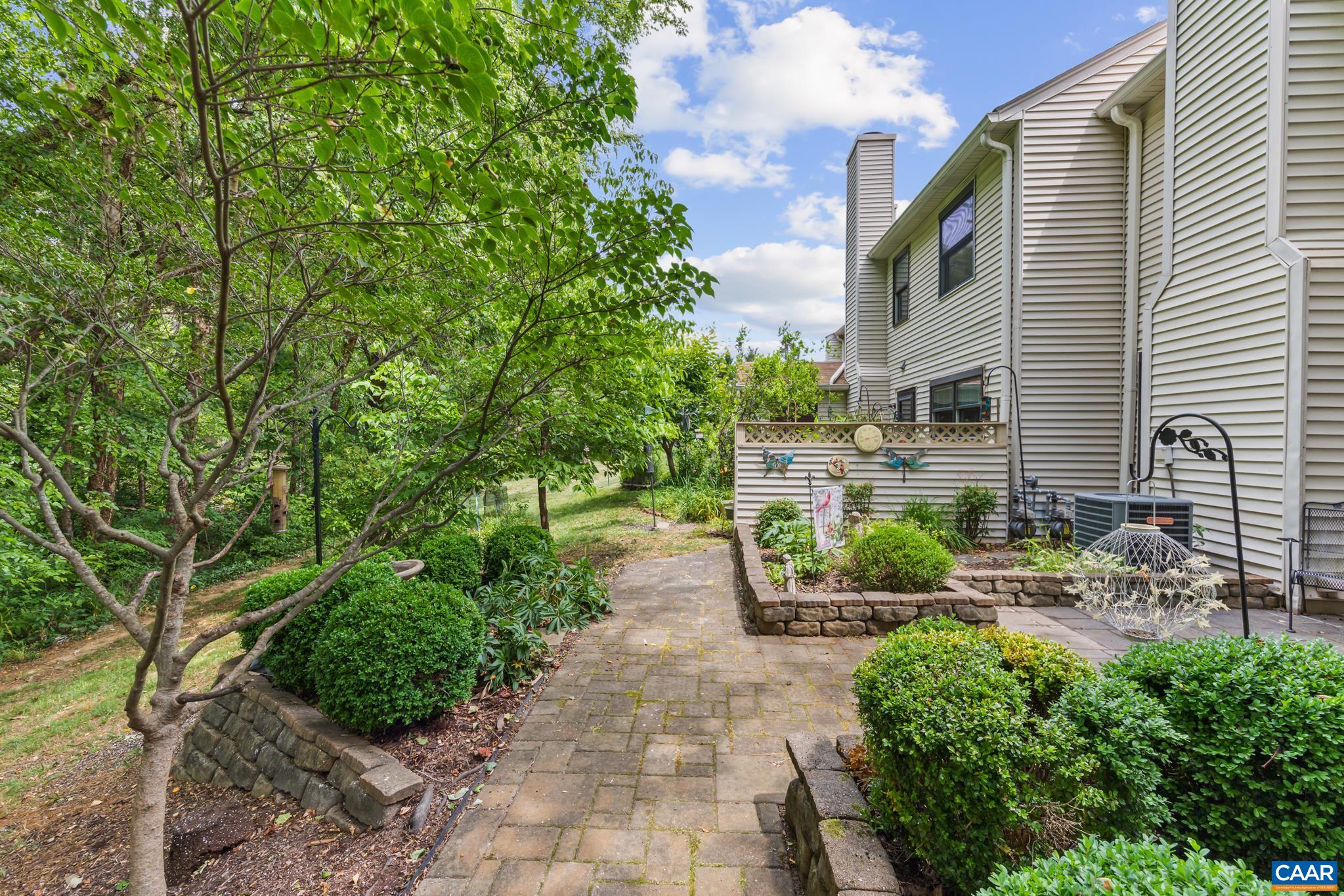 1140 MILL PARK DRIVE EXT, CHARLOTTESVILLE, Virginia 22901, 2 Bedrooms Bedrooms, ,2 BathroomsBathrooms,Residential,1140 MILL PARK DRIVE EXT,680115 MLS # 680115 1140 MILL PARK DRIVE EXT, CHARLOTTESVILLE, Virginia 22901, 2 Bedrooms Bedrooms, ,2 BathroomsBathrooms,Residential,1140 MILL PARK DRIVE EXT,680115 MLS # 680115
