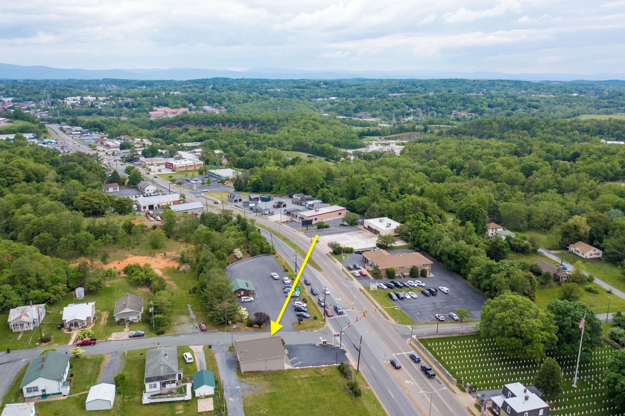 902 RICHMOND AVE, STAUNTON, Virginia 24401, ,Commercial,902 RICHMOND AVE,680134 MLS # 680134 902 RICHMOND AVE, STAUNTON, Virginia 24401, ,Commercial,902 RICHMOND AVE,680134 MLS # 680134
