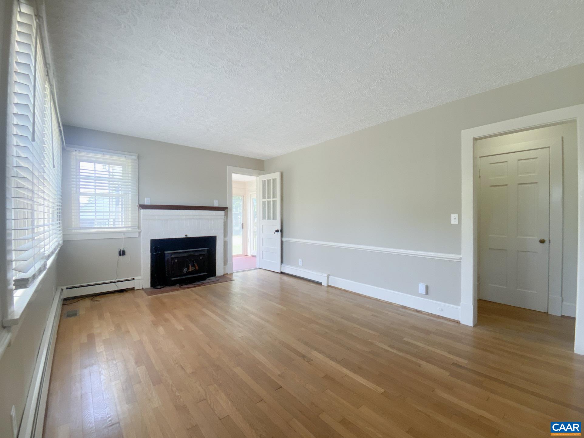 210 W GORDON AVE, GORDONSVILLE, Virginia 22942, 3 Bedrooms Bedrooms, ,2 BathroomsBathrooms,Residential,210 W GORDON AVE,676894 MLS # 676894 210 W GORDON AVE, GORDONSVILLE, Virginia 22942, 3 Bedrooms Bedrooms, ,2 BathroomsBathrooms,Residential,210 W GORDON AVE,676894 MLS # 676894