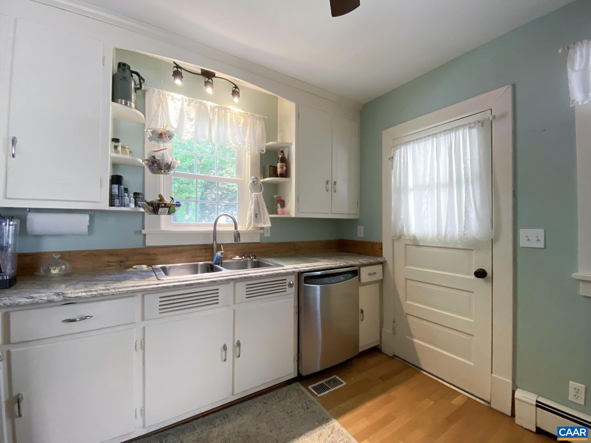 210 W GORDON AVE, GORDONSVILLE, Virginia 22942, 3 Bedrooms Bedrooms, ,2 BathroomsBathrooms,Residential,210 W GORDON AVE,676894 MLS # 676894 210 W GORDON AVE, GORDONSVILLE, Virginia 22942, 3 Bedrooms Bedrooms, ,2 BathroomsBathrooms,Residential,210 W GORDON AVE,676894 MLS # 676894