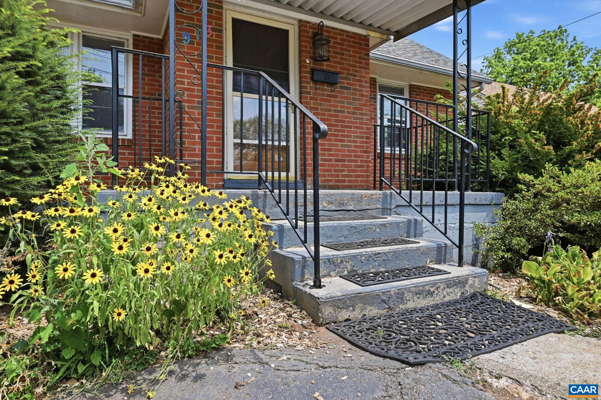 913 DRUID AVE, CHARLOTTESVILLE, Virginia 22902, 5 Bedrooms Bedrooms, ,2 BathroomsBathrooms,Residential,913 DRUID AVE,678907 MLS # 678907 913 DRUID AVE, CHARLOTTESVILLE, Virginia 22902, 5 Bedrooms Bedrooms, ,2 BathroomsBathrooms,Residential,913 DRUID AVE,678907 MLS # 678907