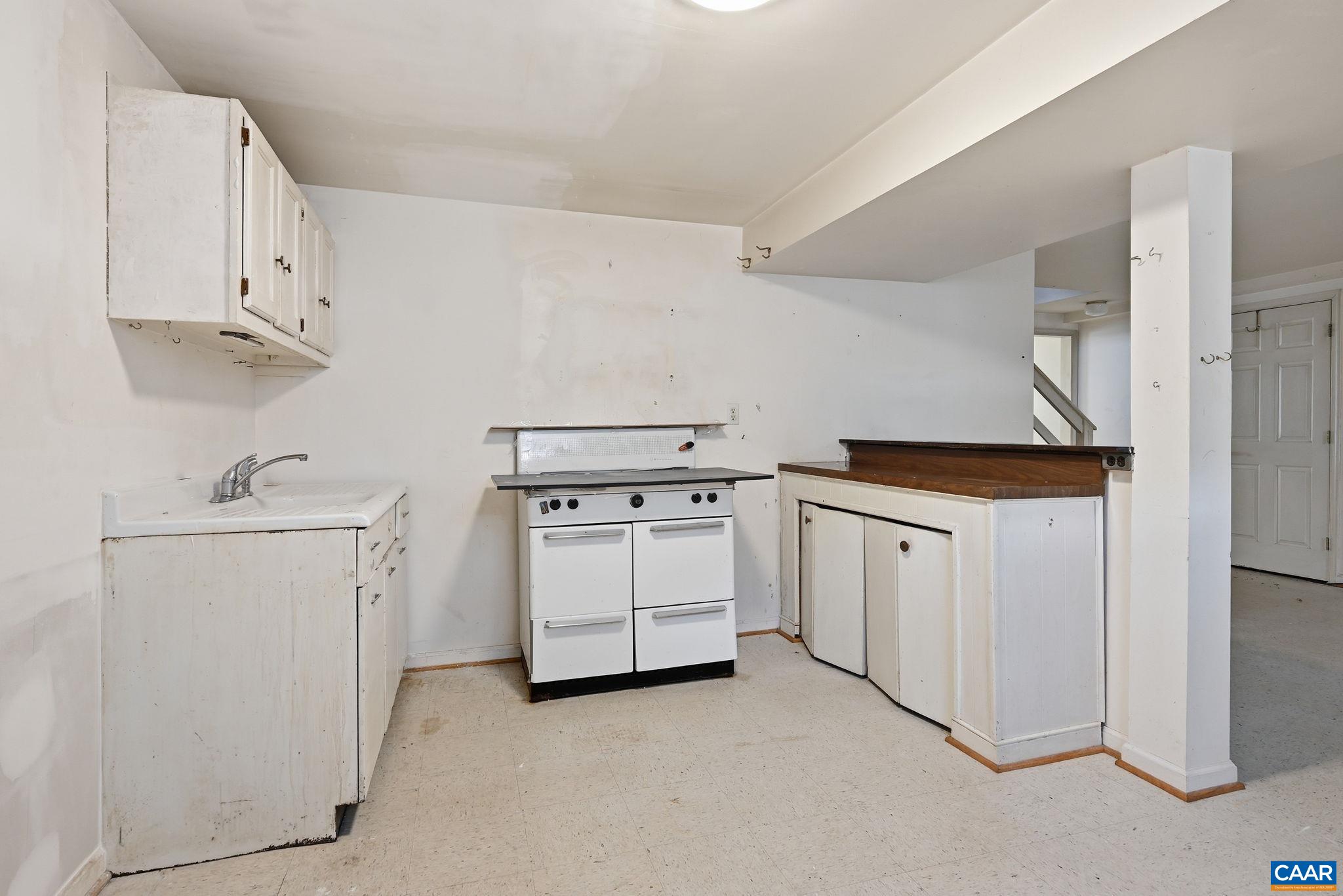 913 DRUID AVE, CHARLOTTESVILLE, Virginia 22902, 5 Bedrooms Bedrooms, ,2 BathroomsBathrooms,Residential,913 DRUID AVE,678907 MLS # 678907 913 DRUID AVE, CHARLOTTESVILLE, Virginia 22902, 5 Bedrooms Bedrooms, ,2 BathroomsBathrooms,Residential,913 DRUID AVE,678907 MLS # 678907