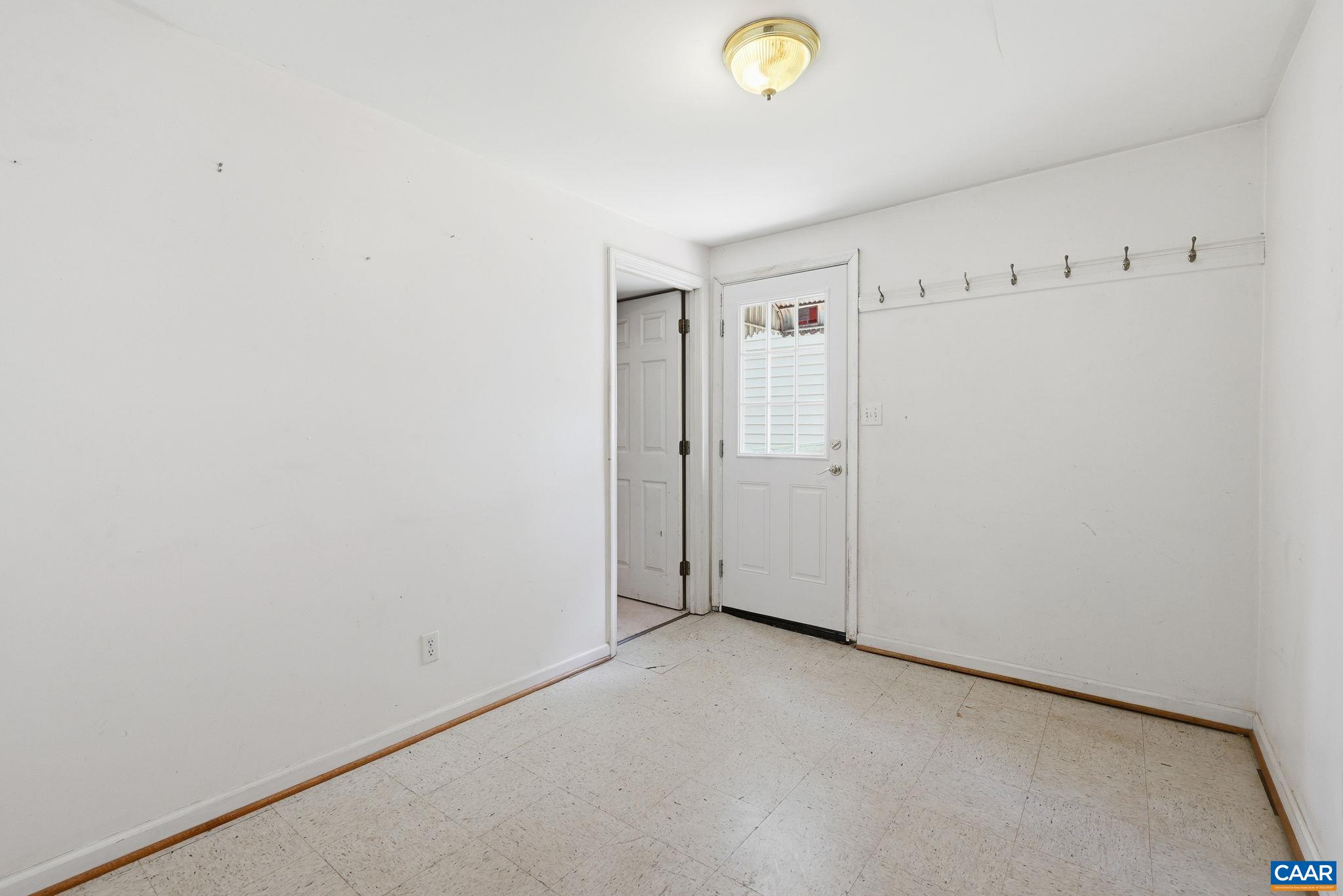 913 DRUID AVE, CHARLOTTESVILLE, Virginia 22902, 5 Bedrooms Bedrooms, ,2 BathroomsBathrooms,Residential,913 DRUID AVE,678907 MLS # 678907 913 DRUID AVE, CHARLOTTESVILLE, Virginia 22902, 5 Bedrooms Bedrooms, ,2 BathroomsBathrooms,Residential,913 DRUID AVE,678907 MLS # 678907