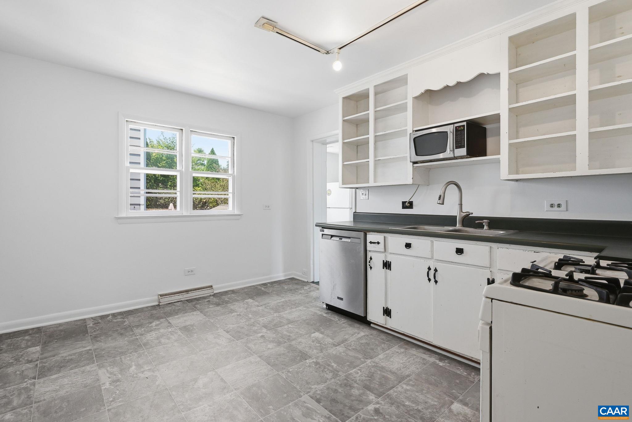913 DRUID AVE, CHARLOTTESVILLE, Virginia 22902, 5 Bedrooms Bedrooms, ,2 BathroomsBathrooms,Residential,913 DRUID AVE,678907 MLS # 678907 913 DRUID AVE, CHARLOTTESVILLE, Virginia 22902, 5 Bedrooms Bedrooms, ,2 BathroomsBathrooms,Residential,913 DRUID AVE,678907 MLS # 678907