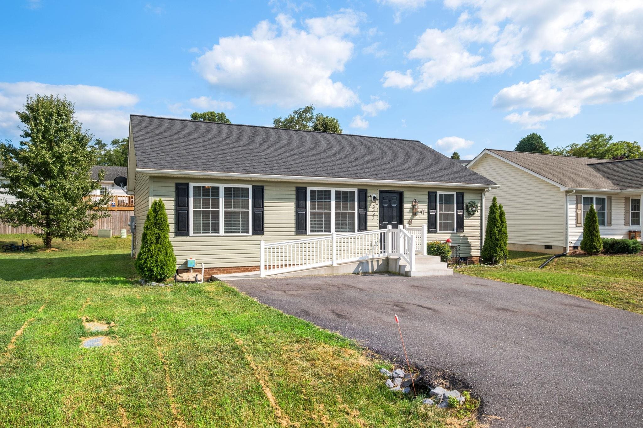 2397 BRENTWOOD DR, HARRISONBURG, Virginia 22801, 3 Bedrooms Bedrooms, ,2 BathroomsBathrooms,Residential,2397 BRENTWOOD DR,680127 MLS # 680127 2397 BRENTWOOD DR, HARRISONBURG, Virginia 22801, 3 Bedrooms Bedrooms, ,2 BathroomsBathrooms,Residential,2397 BRENTWOOD DR,680127 MLS # 680127