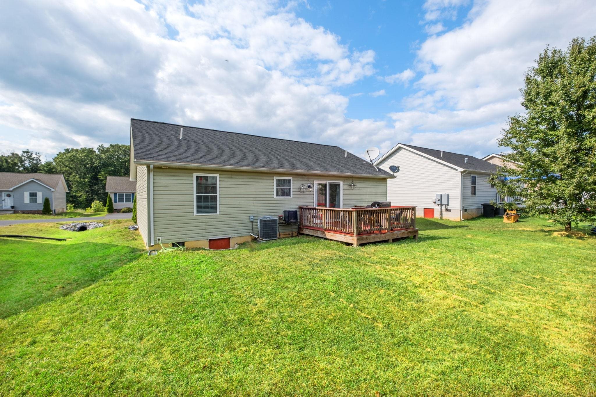 2397 BRENTWOOD DR, HARRISONBURG, Virginia 22801, 3 Bedrooms Bedrooms, ,2 BathroomsBathrooms,Residential,2397 BRENTWOOD DR,680127 MLS # 680127 2397 BRENTWOOD DR, HARRISONBURG, Virginia 22801, 3 Bedrooms Bedrooms, ,2 BathroomsBathrooms,Residential,2397 BRENTWOOD DR,680127 MLS # 680127