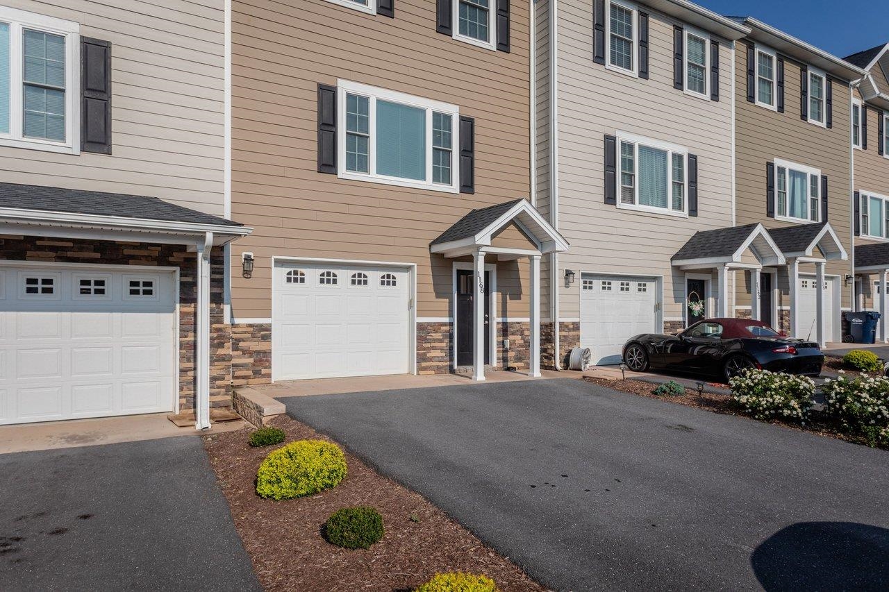 1168 HARVEST CT, ROCKINGHAM, Virginia 22801, 3 Bedrooms Bedrooms, ,2 BathroomsBathrooms,Residential,1168 HARVEST CT,680132 MLS # 680132 1168 HARVEST CT, ROCKINGHAM, Virginia 22801, 3 Bedrooms Bedrooms, ,2 BathroomsBathrooms,Residential,1168 HARVEST CT,680132 MLS # 680132