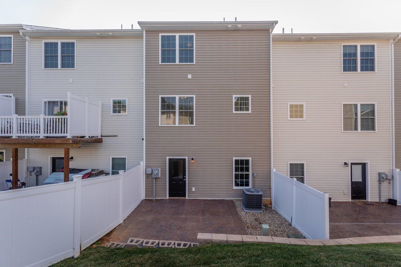1168 HARVEST CT, ROCKINGHAM, Virginia 22801, 3 Bedrooms Bedrooms, ,2 BathroomsBathrooms,Residential,1168 HARVEST CT,680132 MLS # 680132 1168 HARVEST CT, ROCKINGHAM, Virginia 22801, 3 Bedrooms Bedrooms, ,2 BathroomsBathrooms,Residential,1168 HARVEST CT,680132 MLS # 680132