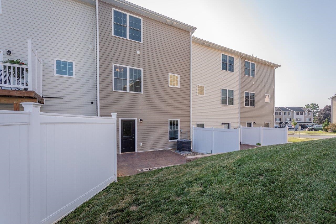 1168 HARVEST CT, ROCKINGHAM, Virginia 22801, 3 Bedrooms Bedrooms, ,2 BathroomsBathrooms,Residential,1168 HARVEST CT,680132 MLS # 680132 1168 HARVEST CT, ROCKINGHAM, Virginia 22801, 3 Bedrooms Bedrooms, ,2 BathroomsBathrooms,Residential,1168 HARVEST CT,680132 MLS # 680132
