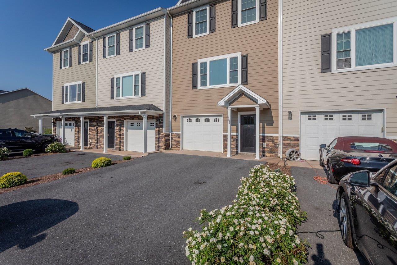 1168 HARVEST CT, ROCKINGHAM, Virginia 22801, 3 Bedrooms Bedrooms, ,2 BathroomsBathrooms,Residential,1168 HARVEST CT,680132 MLS # 680132 1168 HARVEST CT, ROCKINGHAM, Virginia 22801, 3 Bedrooms Bedrooms, ,2 BathroomsBathrooms,Residential,1168 HARVEST CT,680132 MLS # 680132