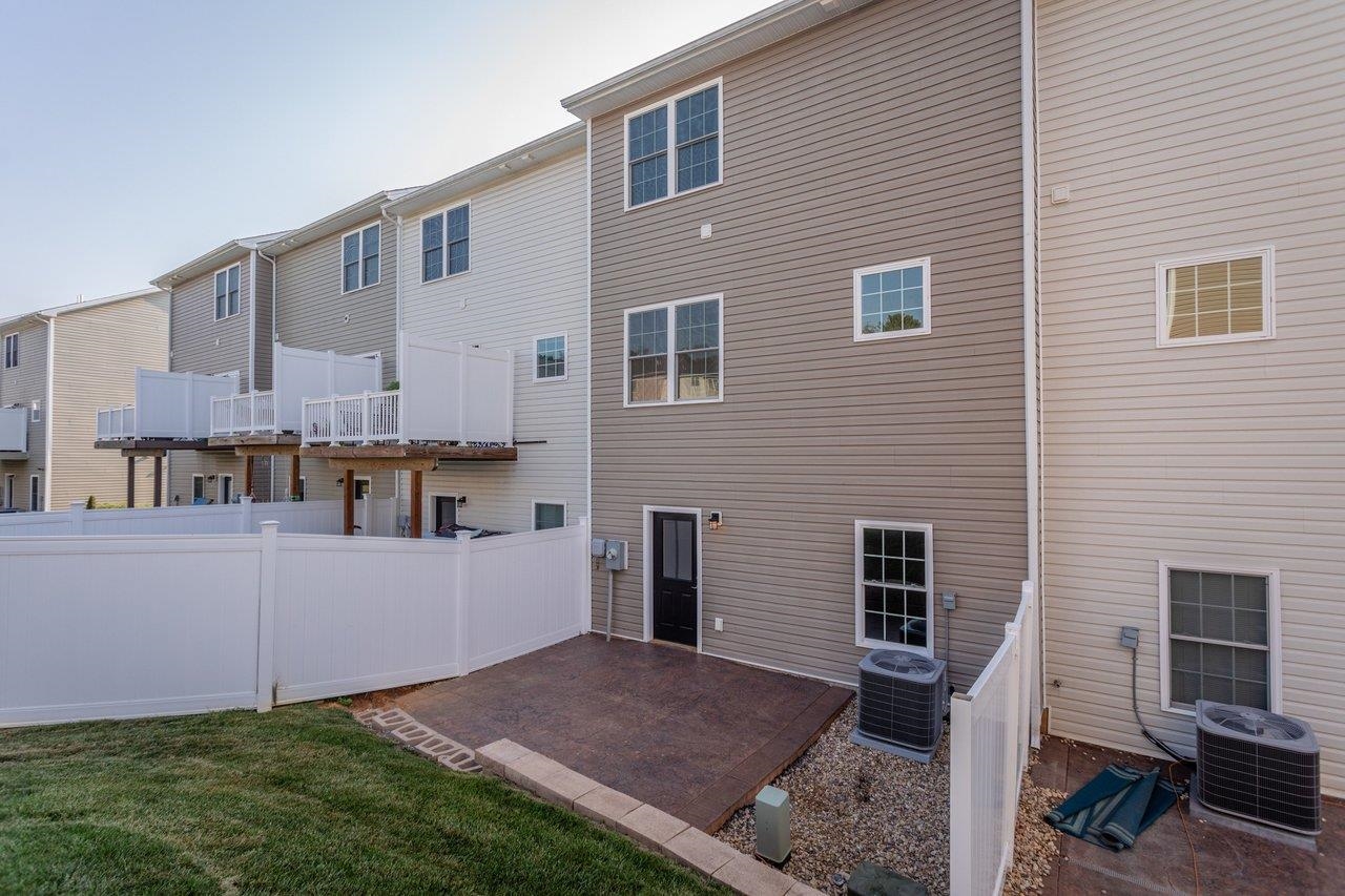 1168 HARVEST CT, ROCKINGHAM, Virginia 22801, 3 Bedrooms Bedrooms, ,2 BathroomsBathrooms,Residential,1168 HARVEST CT,680132 MLS # 680132 1168 HARVEST CT, ROCKINGHAM, Virginia 22801, 3 Bedrooms Bedrooms, ,2 BathroomsBathrooms,Residential,1168 HARVEST CT,680132 MLS # 680132