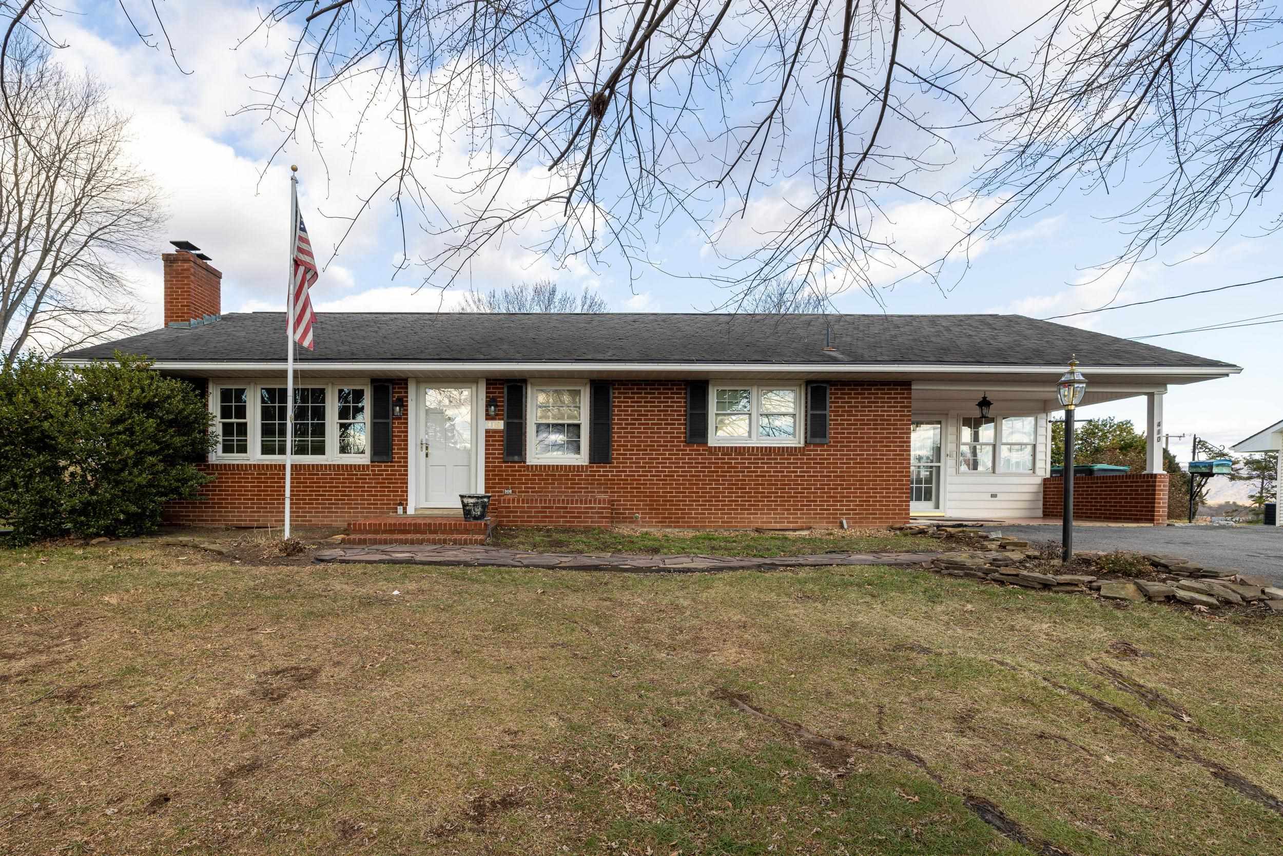 410 W NORTH ST, WOODSTOCK, Virginia 22664, 3 Bedrooms Bedrooms, ,1 BathroomBathrooms,Residential,410 W NORTH ST,680133 MLS # 680133 410 W NORTH ST, WOODSTOCK, Virginia 22664, 3 Bedrooms Bedrooms, ,1 BathroomBathrooms,Residential,410 W NORTH ST,680133 MLS # 680133