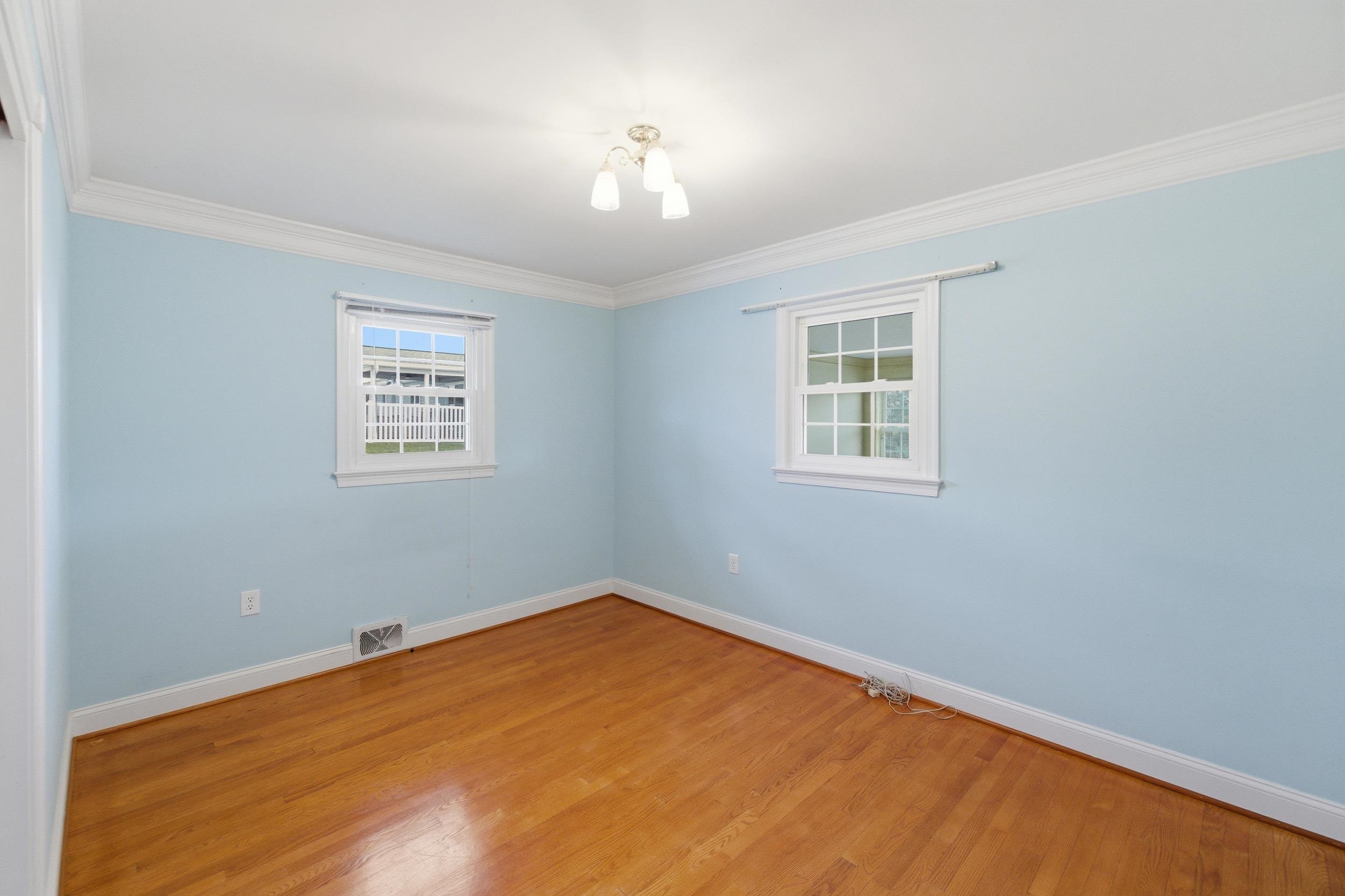 410 W NORTH ST, WOODSTOCK, Virginia 22664, 3 Bedrooms Bedrooms, ,1 BathroomBathrooms,Residential,410 W NORTH ST,680133 MLS # 680133 410 W NORTH ST, WOODSTOCK, Virginia 22664, 3 Bedrooms Bedrooms, ,1 BathroomBathrooms,Residential,410 W NORTH ST,680133 MLS # 680133