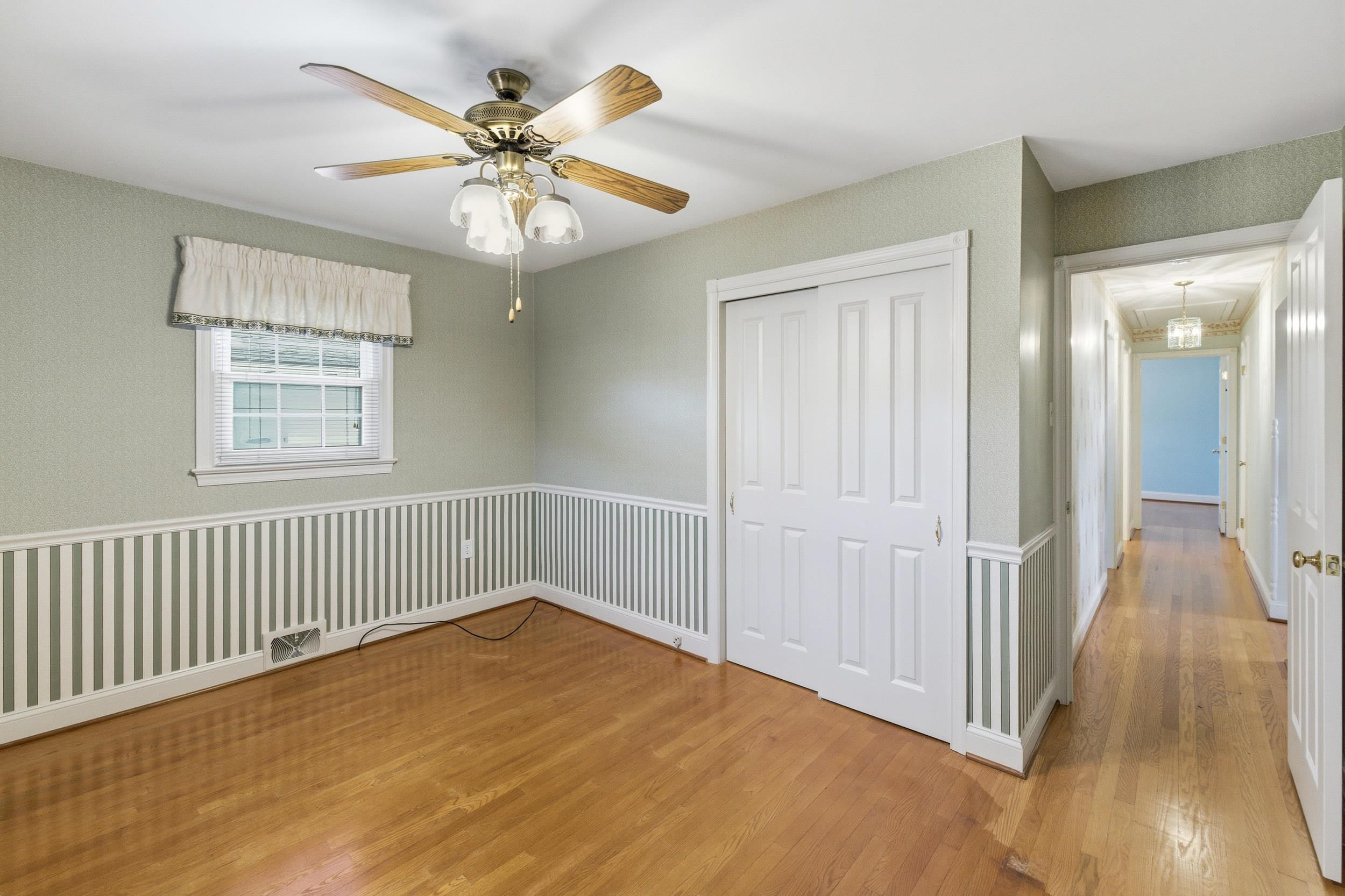 410 W NORTH ST, WOODSTOCK, Virginia 22664, 3 Bedrooms Bedrooms, ,1 BathroomBathrooms,Residential,410 W NORTH ST,680133 MLS # 680133 410 W NORTH ST, WOODSTOCK, Virginia 22664, 3 Bedrooms Bedrooms, ,1 BathroomBathrooms,Residential,410 W NORTH ST,680133 MLS # 680133