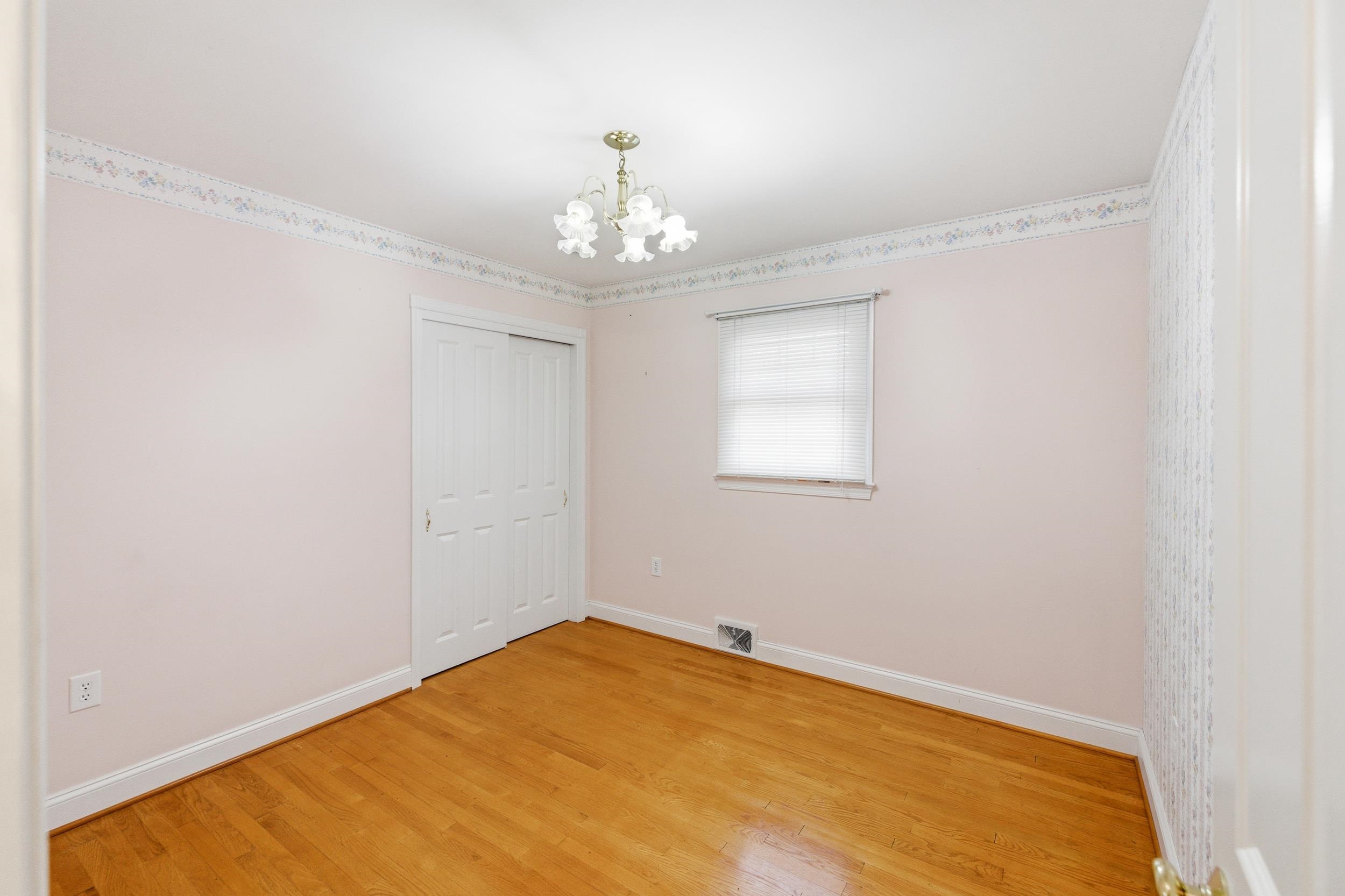 410 W NORTH ST, WOODSTOCK, Virginia 22664, 3 Bedrooms Bedrooms, ,1 BathroomBathrooms,Residential,410 W NORTH ST,680133 MLS # 680133 410 W NORTH ST, WOODSTOCK, Virginia 22664, 3 Bedrooms Bedrooms, ,1 BathroomBathrooms,Residential,410 W NORTH ST,680133 MLS # 680133