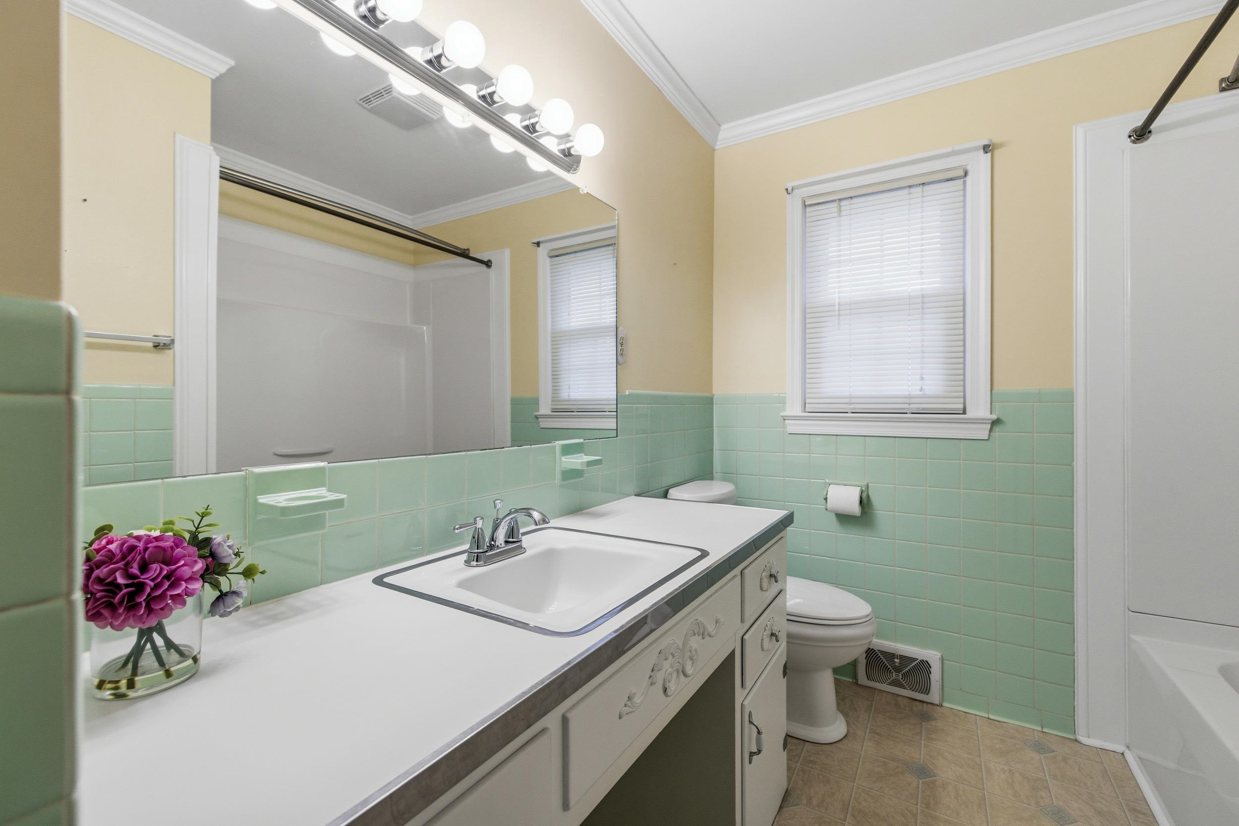 410 W NORTH ST, WOODSTOCK, Virginia 22664, 3 Bedrooms Bedrooms, ,1 BathroomBathrooms,Residential,410 W NORTH ST,680133 MLS # 680133 410 W NORTH ST, WOODSTOCK, Virginia 22664, 3 Bedrooms Bedrooms, ,1 BathroomBathrooms,Residential,410 W NORTH ST,680133 MLS # 680133