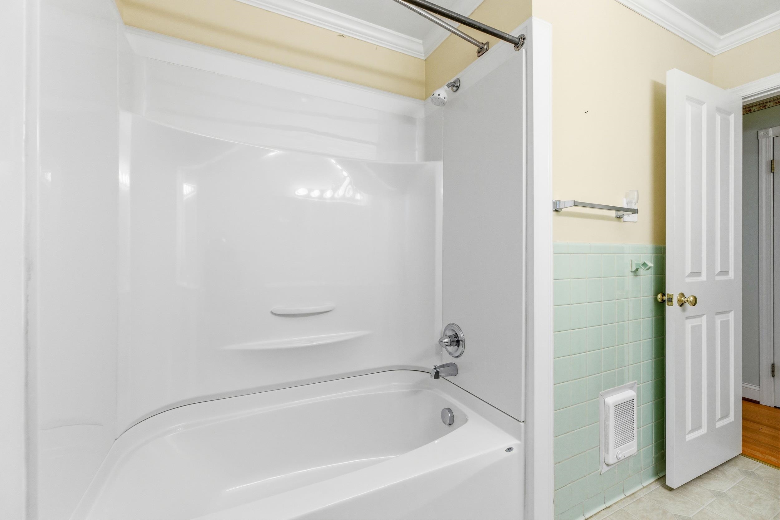 410 W NORTH ST, WOODSTOCK, Virginia 22664, 3 Bedrooms Bedrooms, ,1 BathroomBathrooms,Residential,410 W NORTH ST,680133 MLS # 680133 410 W NORTH ST, WOODSTOCK, Virginia 22664, 3 Bedrooms Bedrooms, ,1 BathroomBathrooms,Residential,410 W NORTH ST,680133 MLS # 680133