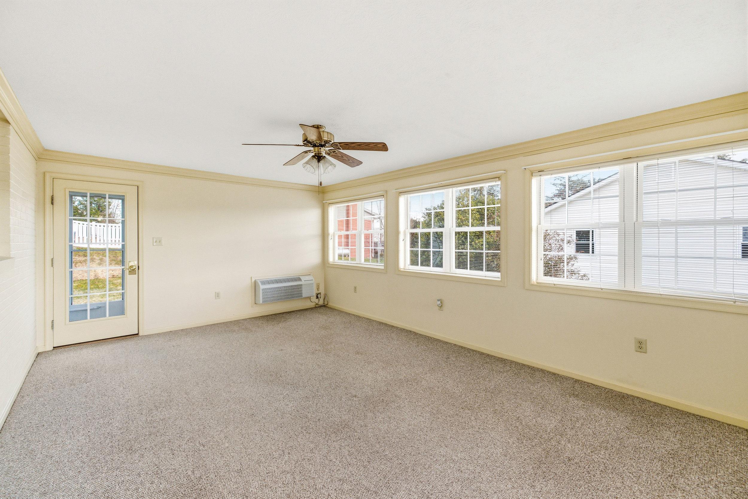 410 W NORTH ST, WOODSTOCK, Virginia 22664, 3 Bedrooms Bedrooms, ,1 BathroomBathrooms,Residential,410 W NORTH ST,680133 MLS # 680133 410 W NORTH ST, WOODSTOCK, Virginia 22664, 3 Bedrooms Bedrooms, ,1 BathroomBathrooms,Residential,410 W NORTH ST,680133 MLS # 680133