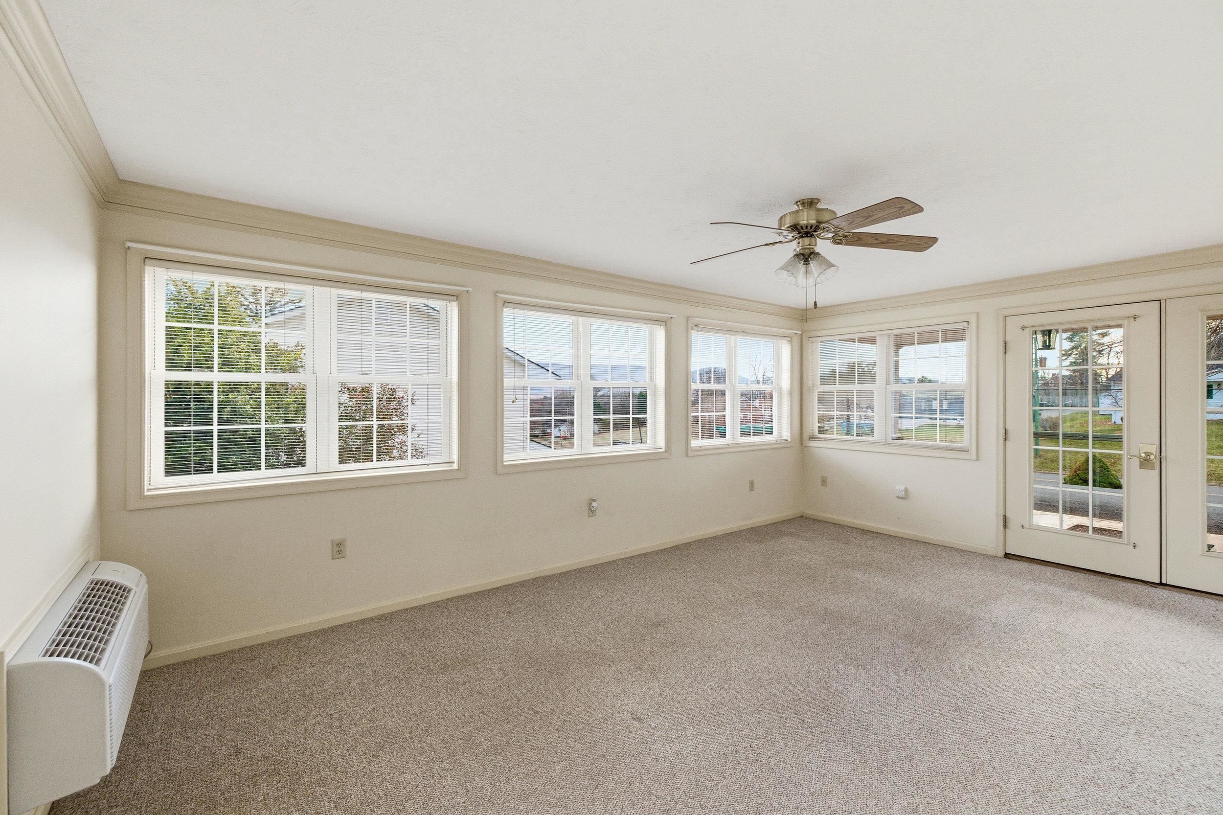 410 W NORTH ST, WOODSTOCK, Virginia 22664, 3 Bedrooms Bedrooms, ,1 BathroomBathrooms,Residential,410 W NORTH ST,680133 MLS # 680133 410 W NORTH ST, WOODSTOCK, Virginia 22664, 3 Bedrooms Bedrooms, ,1 BathroomBathrooms,Residential,410 W NORTH ST,680133 MLS # 680133