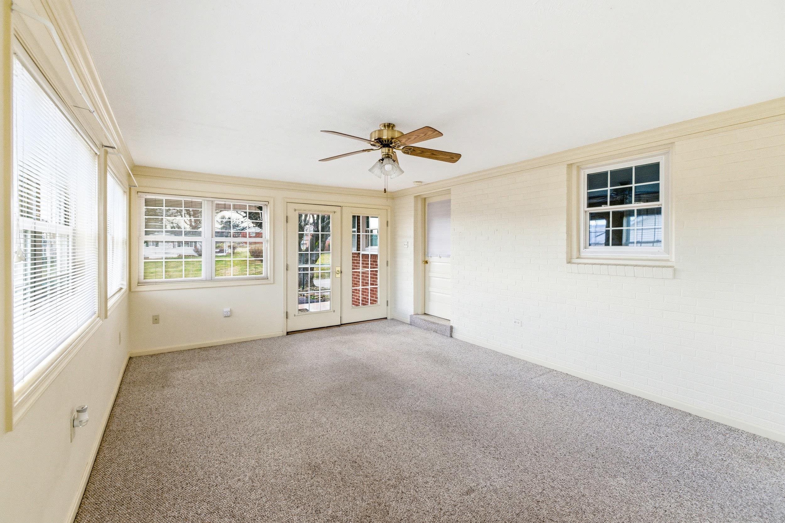 410 W NORTH ST, WOODSTOCK, Virginia 22664, 3 Bedrooms Bedrooms, ,1 BathroomBathrooms,Residential,410 W NORTH ST,680133 MLS # 680133 410 W NORTH ST, WOODSTOCK, Virginia 22664, 3 Bedrooms Bedrooms, ,1 BathroomBathrooms,Residential,410 W NORTH ST,680133 MLS # 680133