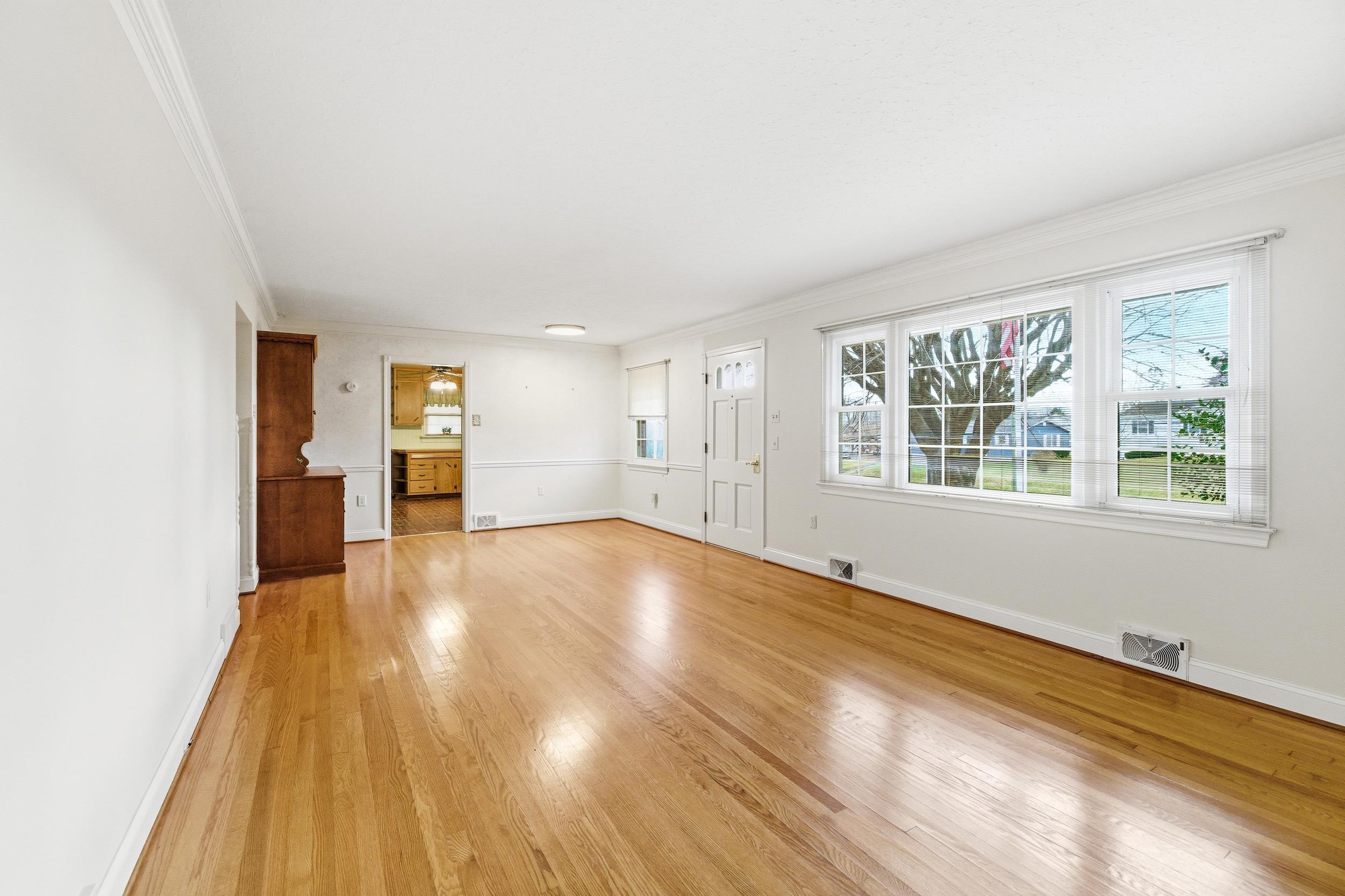 410 W NORTH ST, WOODSTOCK, Virginia 22664, 3 Bedrooms Bedrooms, ,1 BathroomBathrooms,Residential,410 W NORTH ST,680133 MLS # 680133 410 W NORTH ST, WOODSTOCK, Virginia 22664, 3 Bedrooms Bedrooms, ,1 BathroomBathrooms,Residential,410 W NORTH ST,680133 MLS # 680133