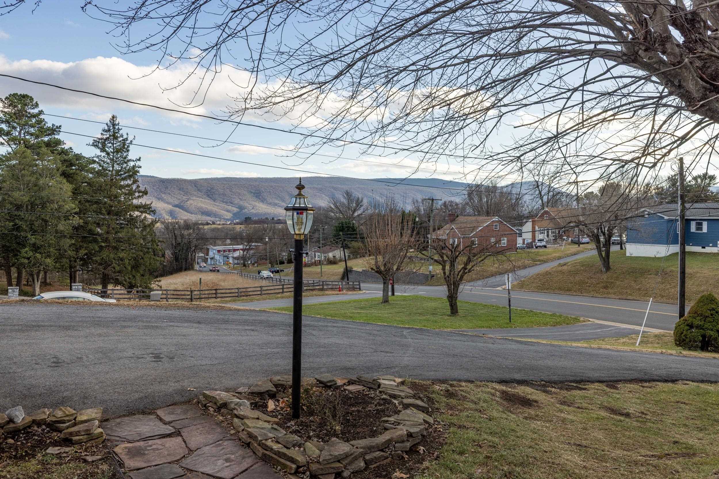 410 W NORTH ST, WOODSTOCK, Virginia 22664, 3 Bedrooms Bedrooms, ,1 BathroomBathrooms,Residential,410 W NORTH ST,680133 MLS # 680133 410 W NORTH ST, WOODSTOCK, Virginia 22664, 3 Bedrooms Bedrooms, ,1 BathroomBathrooms,Residential,410 W NORTH ST,680133 MLS # 680133