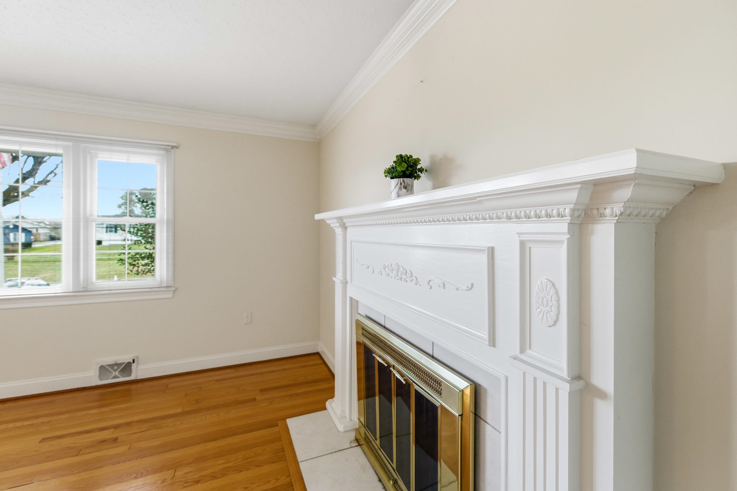 410 W NORTH ST, WOODSTOCK, Virginia 22664, 3 Bedrooms Bedrooms, ,1 BathroomBathrooms,Residential,410 W NORTH ST,680133 MLS # 680133 410 W NORTH ST, WOODSTOCK, Virginia 22664, 3 Bedrooms Bedrooms, ,1 BathroomBathrooms,Residential,410 W NORTH ST,680133 MLS # 680133