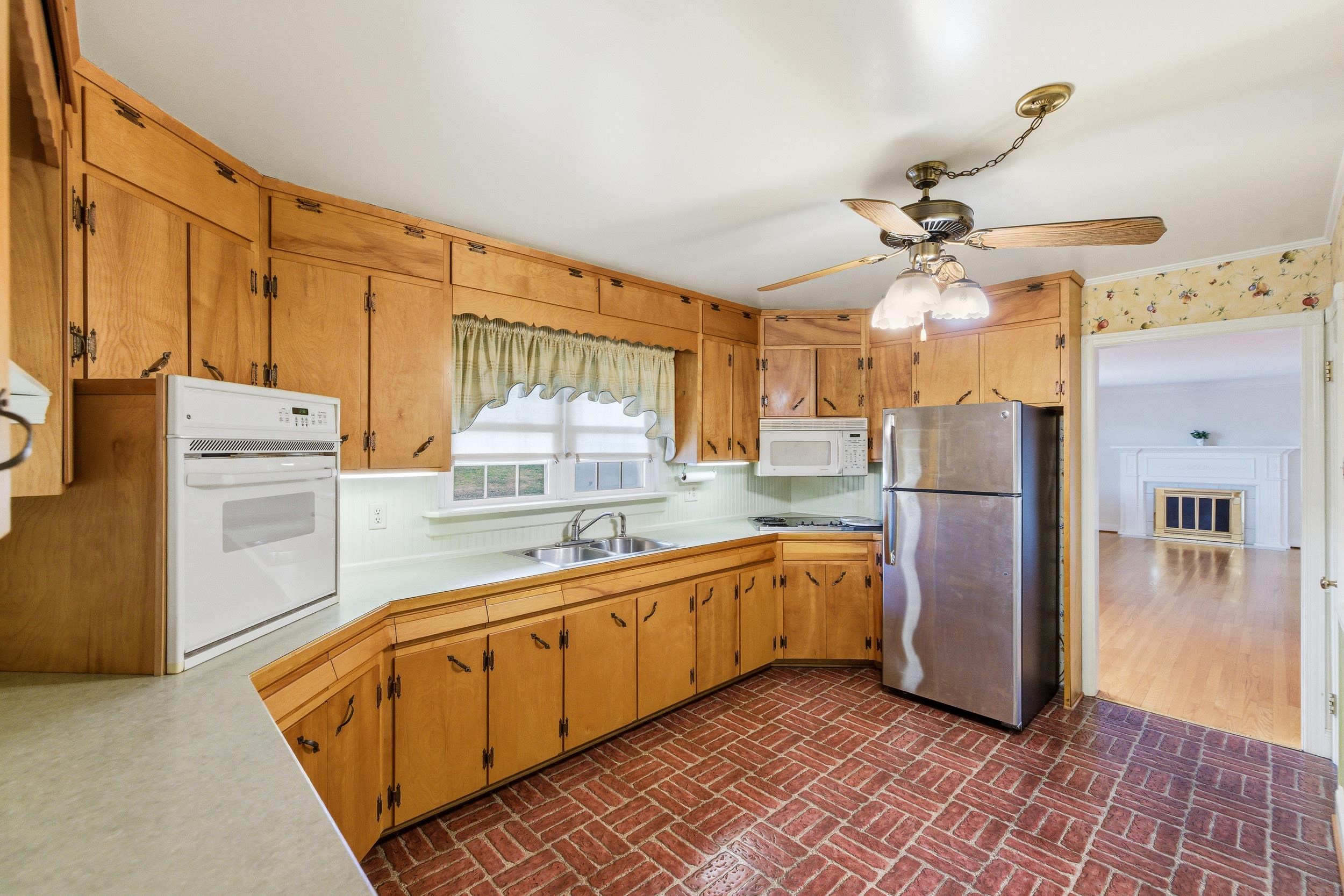 410 W NORTH ST, WOODSTOCK, Virginia 22664, 3 Bedrooms Bedrooms, ,1 BathroomBathrooms,Residential,410 W NORTH ST,680133 MLS # 680133 410 W NORTH ST, WOODSTOCK, Virginia 22664, 3 Bedrooms Bedrooms, ,1 BathroomBathrooms,Residential,410 W NORTH ST,680133 MLS # 680133