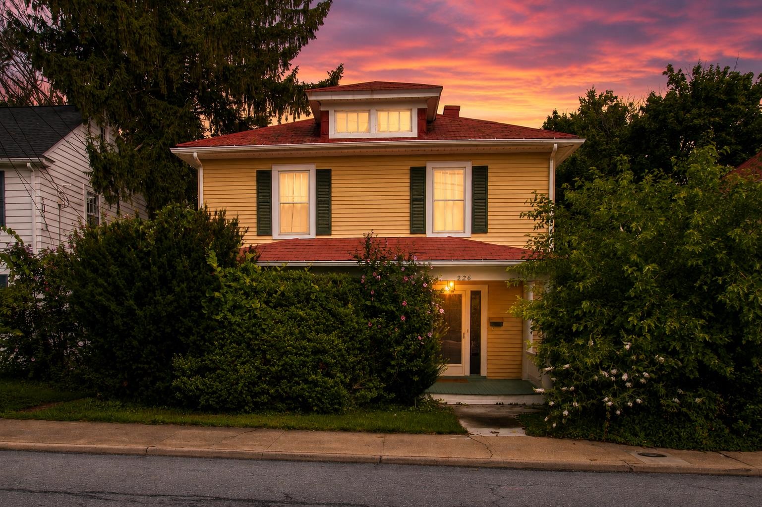 226 THORNROSE AVE, STAUNTON, Virginia 24401, 3 Bedrooms Bedrooms, ,2 BathroomsBathrooms,Residential,226 THORNROSE AVE,680135 MLS # 680135 226 THORNROSE AVE, STAUNTON, Virginia 24401, 3 Bedrooms Bedrooms, ,2 BathroomsBathrooms,Residential,226 THORNROSE AVE,680135 MLS # 680135