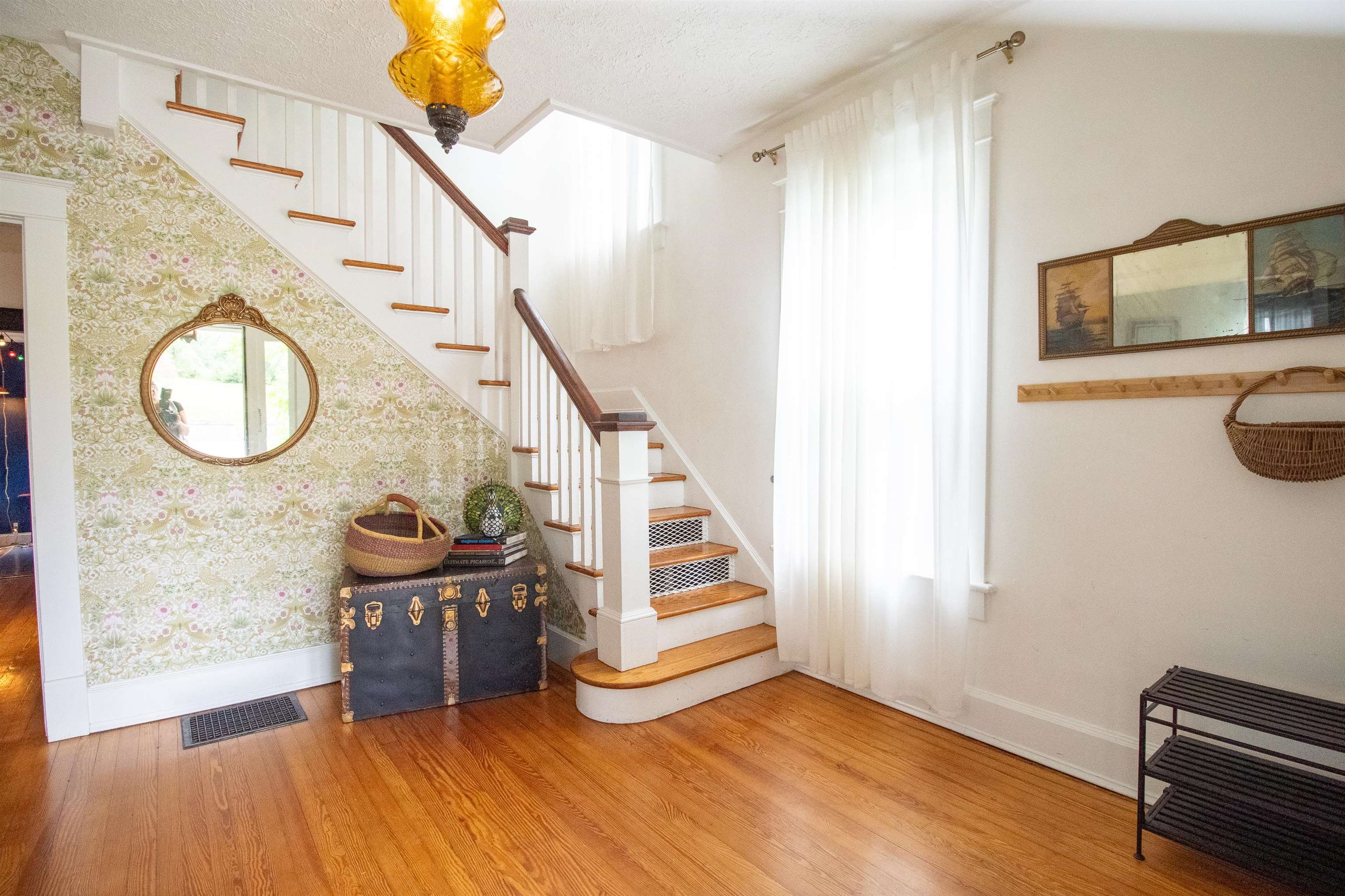 226 THORNROSE AVE, STAUNTON, Virginia 24401, 3 Bedrooms Bedrooms, ,2 BathroomsBathrooms,Residential,226 THORNROSE AVE,680135 MLS # 680135 226 THORNROSE AVE, STAUNTON, Virginia 24401, 3 Bedrooms Bedrooms, ,2 BathroomsBathrooms,Residential,226 THORNROSE AVE,680135 MLS # 680135