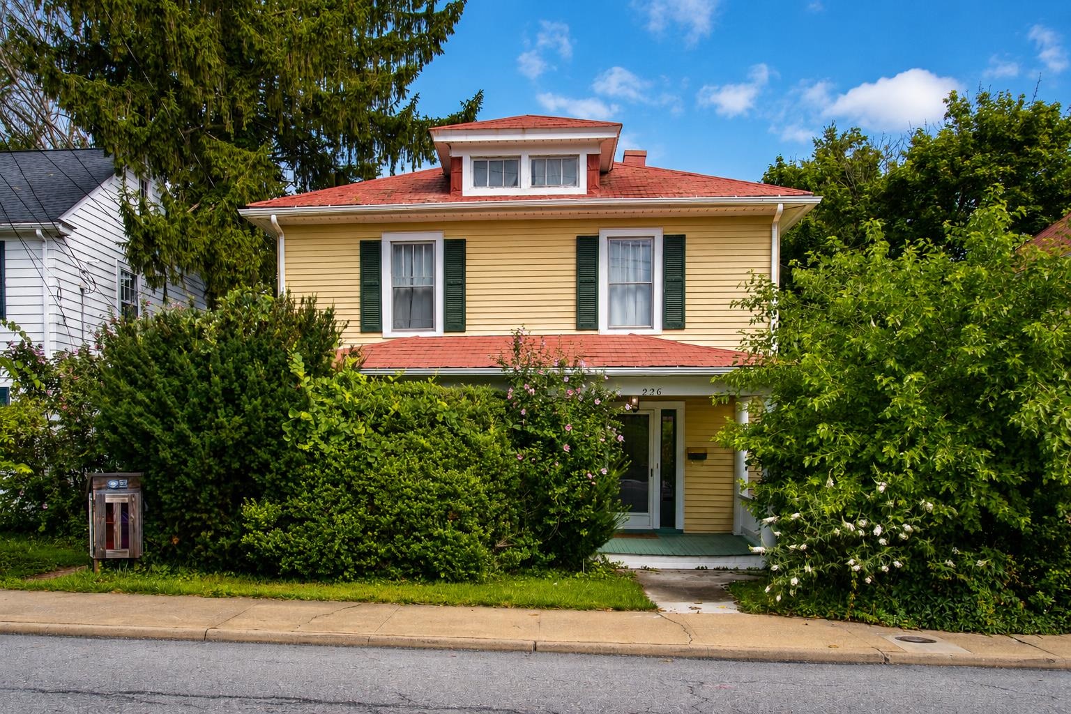 226 THORNROSE AVE, STAUNTON, Virginia 24401, 3 Bedrooms Bedrooms, ,2 BathroomsBathrooms,Residential,226 THORNROSE AVE,680135 MLS # 680135 226 THORNROSE AVE, STAUNTON, Virginia 24401, 3 Bedrooms Bedrooms, ,2 BathroomsBathrooms,Residential,226 THORNROSE AVE,680135 MLS # 680135