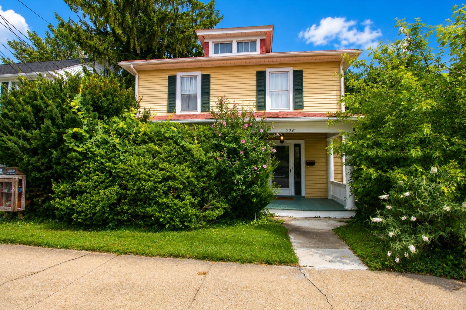 226 THORNROSE AVE, STAUNTON, Virginia 24401, 3 Bedrooms Bedrooms, ,2 BathroomsBathrooms,Residential,226 THORNROSE AVE,680135 MLS # 680135 226 THORNROSE AVE, STAUNTON, Virginia 24401, 3 Bedrooms Bedrooms, ,2 BathroomsBathrooms,Residential,226 THORNROSE AVE,680135 MLS # 680135