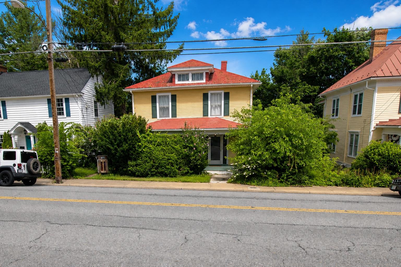 226 THORNROSE AVE, STAUNTON, Virginia 24401, 3 Bedrooms Bedrooms, ,2 BathroomsBathrooms,Residential,226 THORNROSE AVE,680135 MLS # 680135 226 THORNROSE AVE, STAUNTON, Virginia 24401, 3 Bedrooms Bedrooms, ,2 BathroomsBathrooms,Residential,226 THORNROSE AVE,680135 MLS # 680135