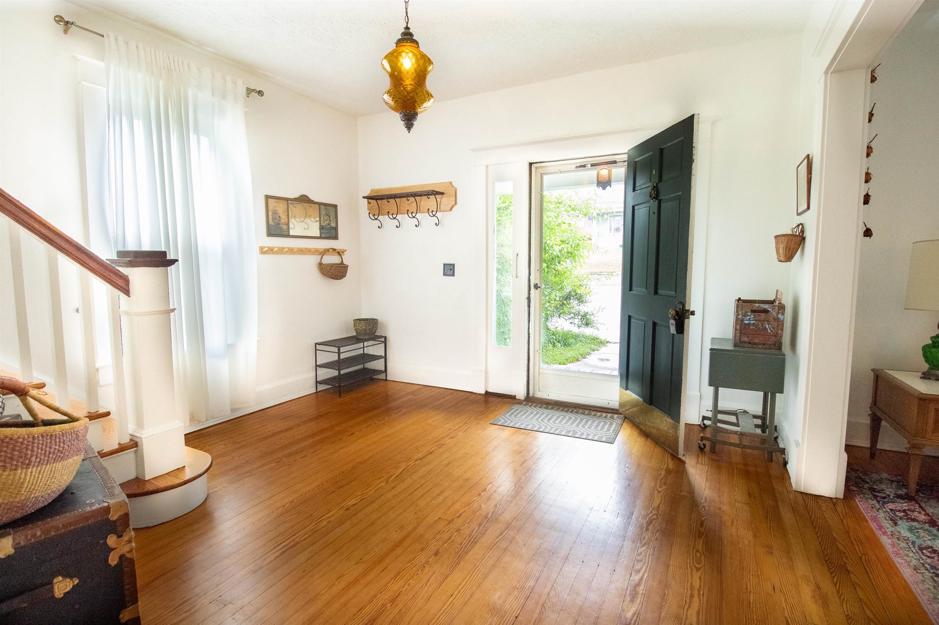 226 THORNROSE AVE, STAUNTON, Virginia 24401, 3 Bedrooms Bedrooms, ,2 BathroomsBathrooms,Residential,226 THORNROSE AVE,680135 MLS # 680135 226 THORNROSE AVE, STAUNTON, Virginia 24401, 3 Bedrooms Bedrooms, ,2 BathroomsBathrooms,Residential,226 THORNROSE AVE,680135 MLS # 680135