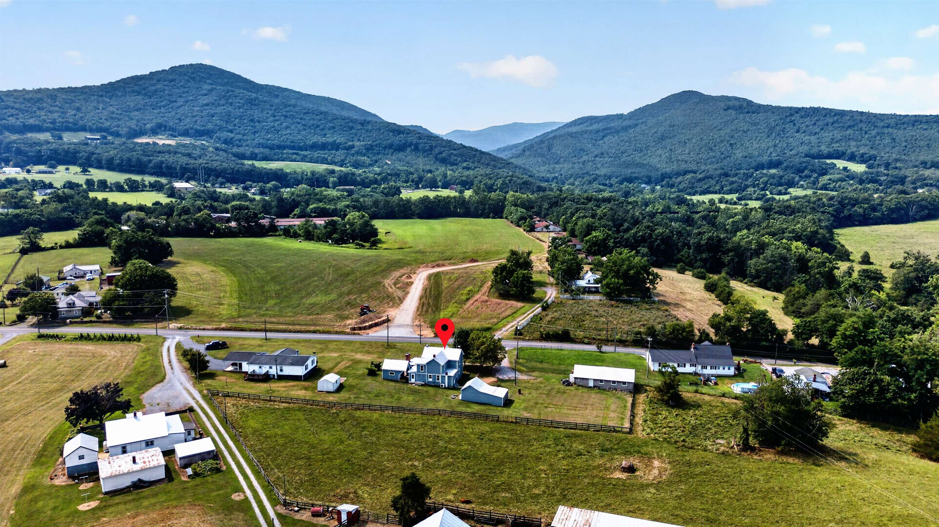 536 HONEYVILLE RD, STANLEY, Virginia 22851, 3 Bedrooms Bedrooms, ,1 BathroomBathrooms,Residential,536 HONEYVILLE RD,680136 MLS # 680136 536 HONEYVILLE RD, STANLEY, Virginia 22851, 3 Bedrooms Bedrooms, ,1 BathroomBathrooms,Residential,536 HONEYVILLE RD,680136 MLS # 680136