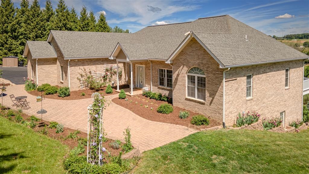 94 CEDAR CREEK LN, FORT DEFIANCE, Virginia 24437, 4 Bedrooms Bedrooms, ,3 BathroomsBathrooms,Residential,94 CEDAR CREEK LN,680137 MLS # 680137 94 CEDAR CREEK LN, FORT DEFIANCE, Virginia 24437, 4 Bedrooms Bedrooms, ,3 BathroomsBathrooms,Residential,94 CEDAR CREEK LN,680137 MLS # 680137