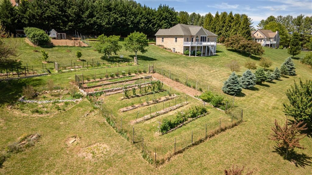 94 CEDAR CREEK LN, FORT DEFIANCE, Virginia 24437, 4 Bedrooms Bedrooms, ,3 BathroomsBathrooms,Residential,94 CEDAR CREEK LN,680137 MLS # 680137 94 CEDAR CREEK LN, FORT DEFIANCE, Virginia 24437, 4 Bedrooms Bedrooms, ,3 BathroomsBathrooms,Residential,94 CEDAR CREEK LN,680137 MLS # 680137