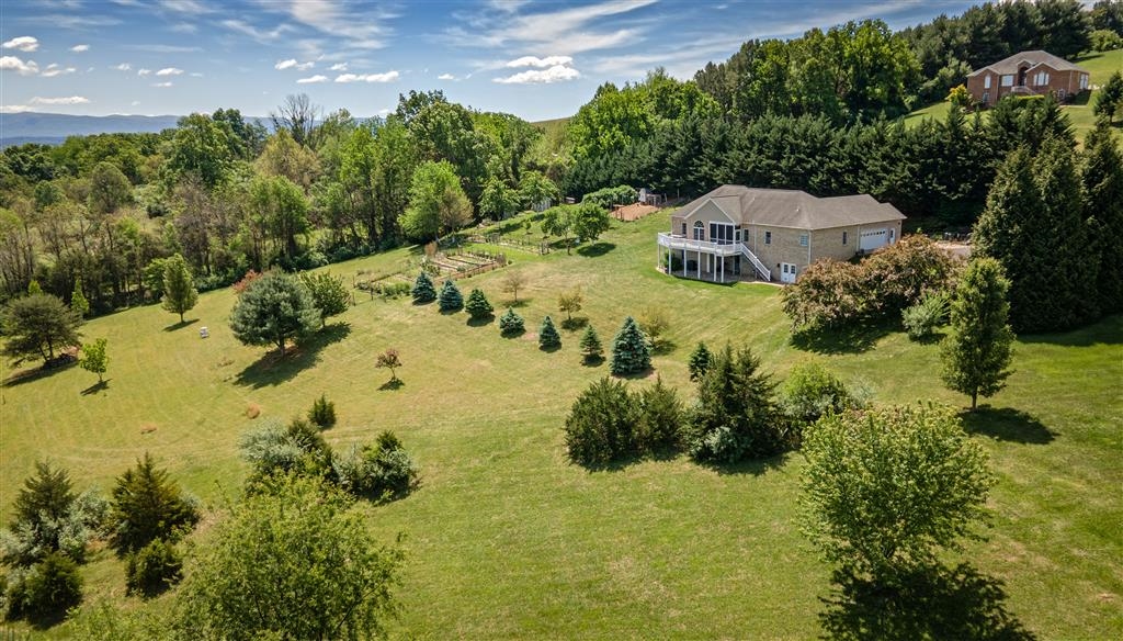 94 CEDAR CREEK LN, FORT DEFIANCE, Virginia 24437, 4 Bedrooms Bedrooms, ,3 BathroomsBathrooms,Residential,94 CEDAR CREEK LN,680137 MLS # 680137 94 CEDAR CREEK LN, FORT DEFIANCE, Virginia 24437, 4 Bedrooms Bedrooms, ,3 BathroomsBathrooms,Residential,94 CEDAR CREEK LN,680137 MLS # 680137