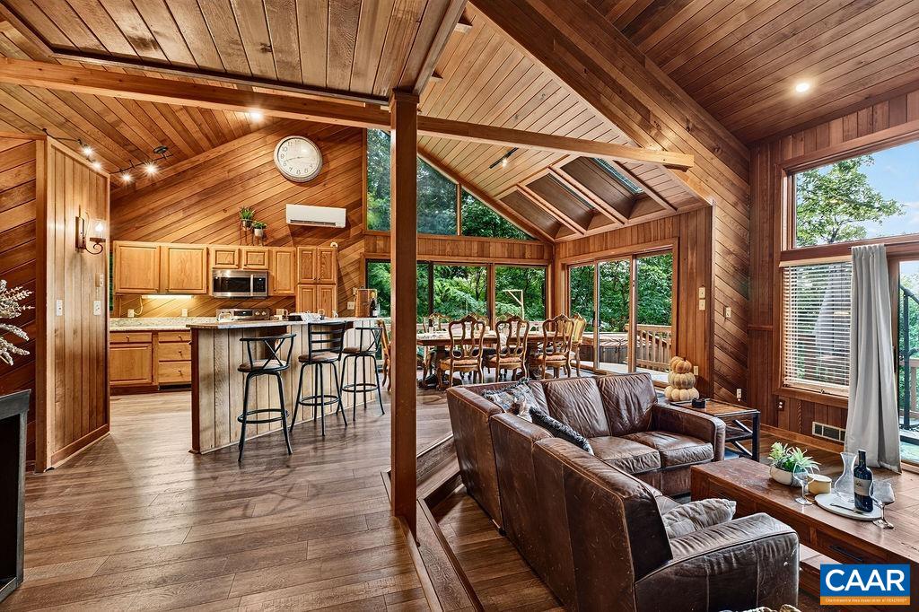 Wonderful open floor plan with walls of glass that bring the beautiful mountain views and surrounding natural beauty right into your home. Wonderful open floor plan with walls of glass that bring the beautiful mountain views and surrounding natural beauty right into your home.