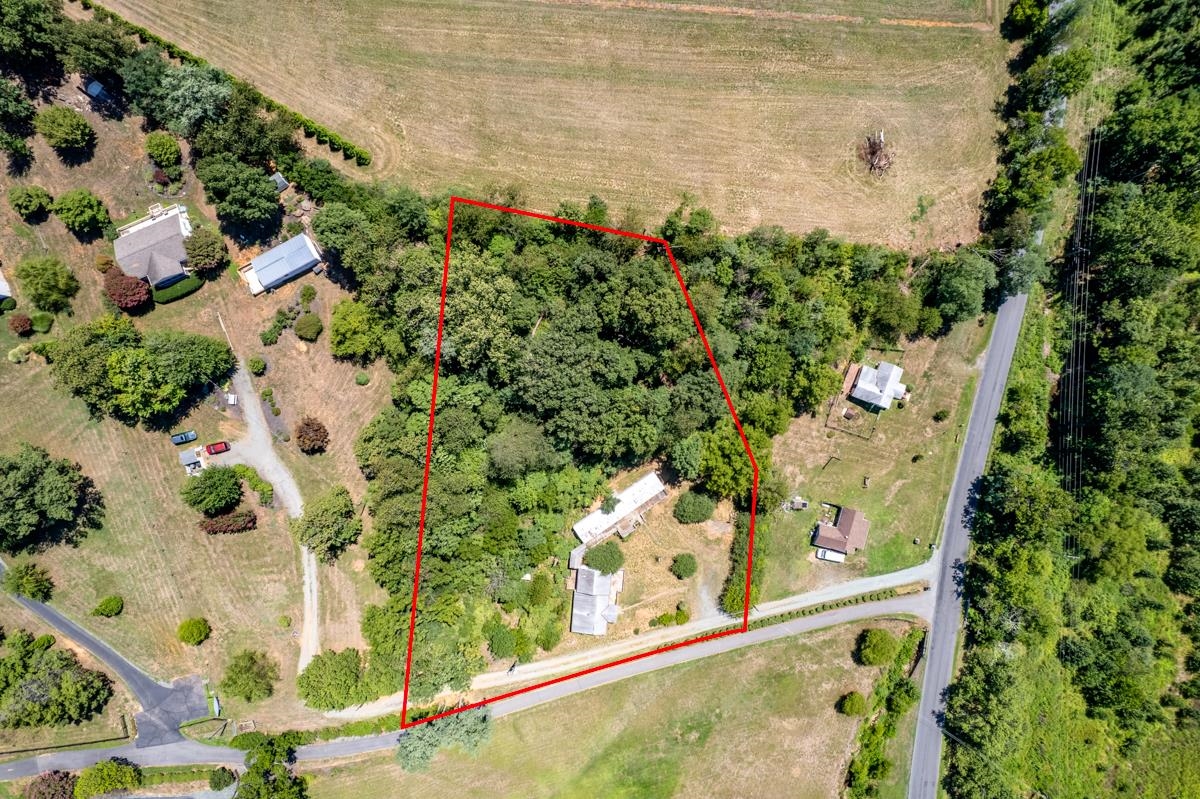 1185 LAYNE PL, CROZET, Virginia 22932, 3 Bedrooms Bedrooms, ,1 BathroomBathrooms,Residential,1185 LAYNE PL,680141 MLS # 680141 1185 LAYNE PL, CROZET, Virginia 22932, 3 Bedrooms Bedrooms, ,1 BathroomBathrooms,Residential,1185 LAYNE PL,680141 MLS # 680141