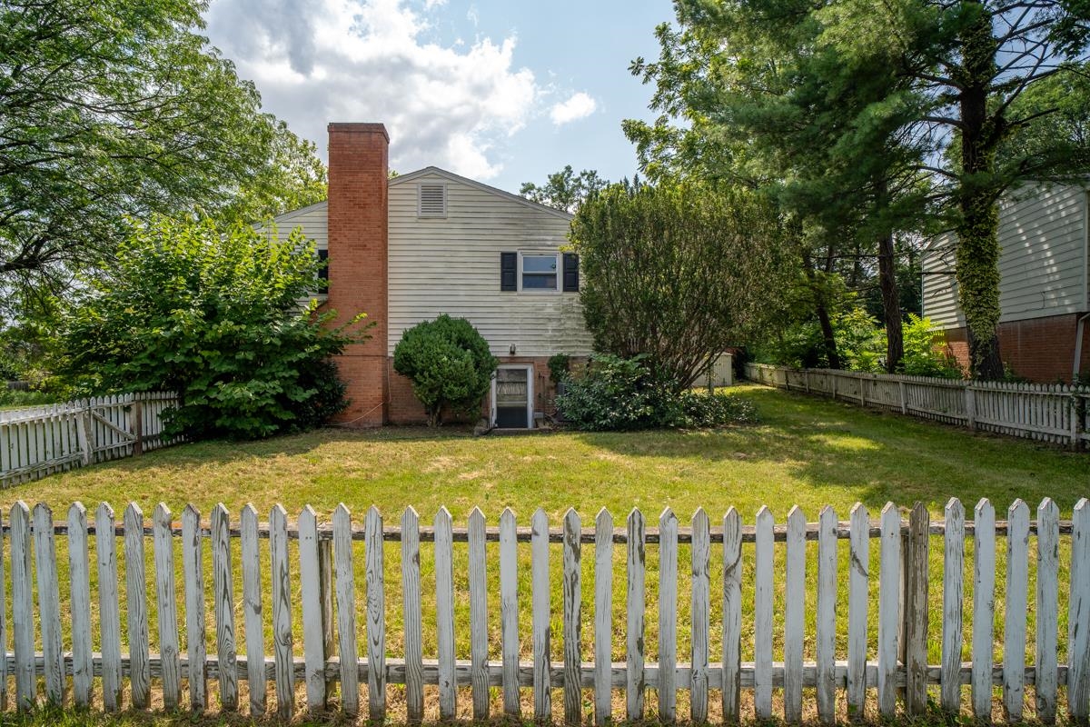 1552 VALE CIR, HARRISONBURG, Virginia 22801, 3 Bedrooms Bedrooms, ,2 BathroomsBathrooms,Residential,1552 VALE CIR,680143 MLS # 680143 1552 VALE CIR, HARRISONBURG, Virginia 22801, 3 Bedrooms Bedrooms, ,2 BathroomsBathrooms,Residential,1552 VALE CIR,680143 MLS # 680143