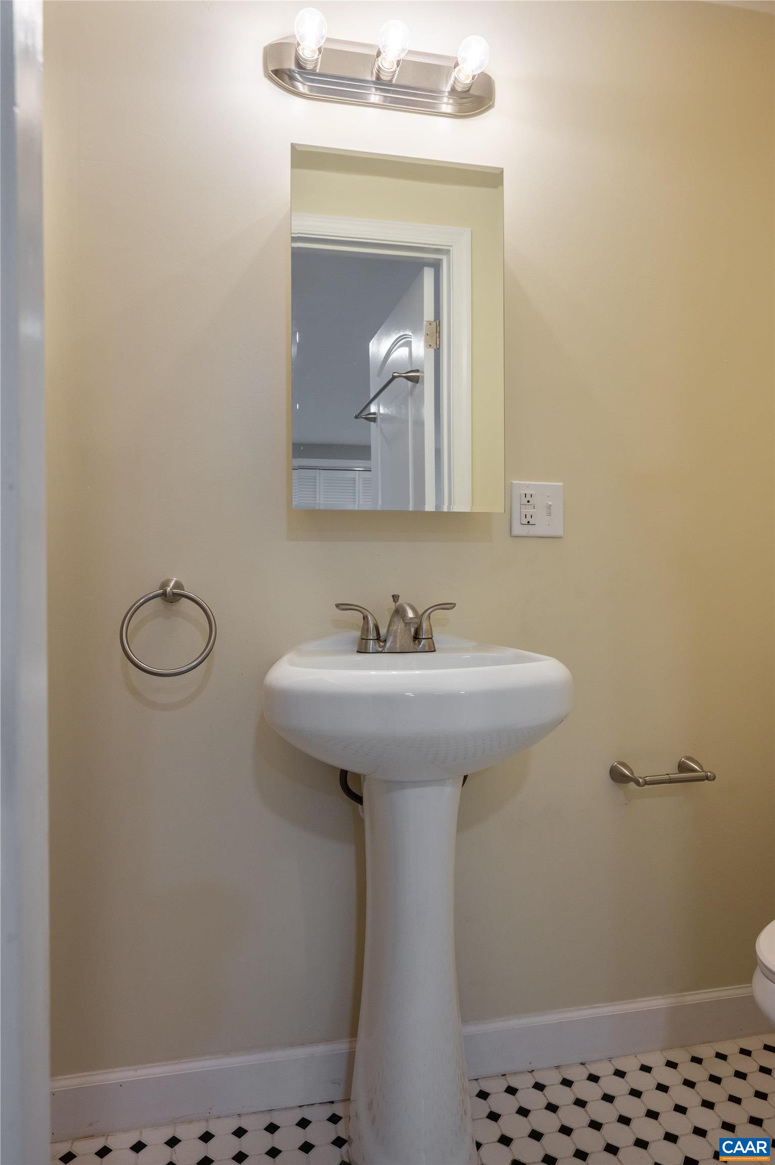 437 FLORENCE AVE, WAYNESBORO, Virginia 22980, 3 Bedrooms Bedrooms, ,3 BathroomsBathrooms,Residential,Classic 1930s Turnkey Quality,437 FLORENCE AVE,680144 MLS # 680144 437 FLORENCE AVE, WAYNESBORO, Virginia 22980, 3 Bedrooms Bedrooms, ,3 BathroomsBathrooms,Residential,Classic 1930s Turnkey Quality,437 FLORENCE AVE,680144 MLS # 680144