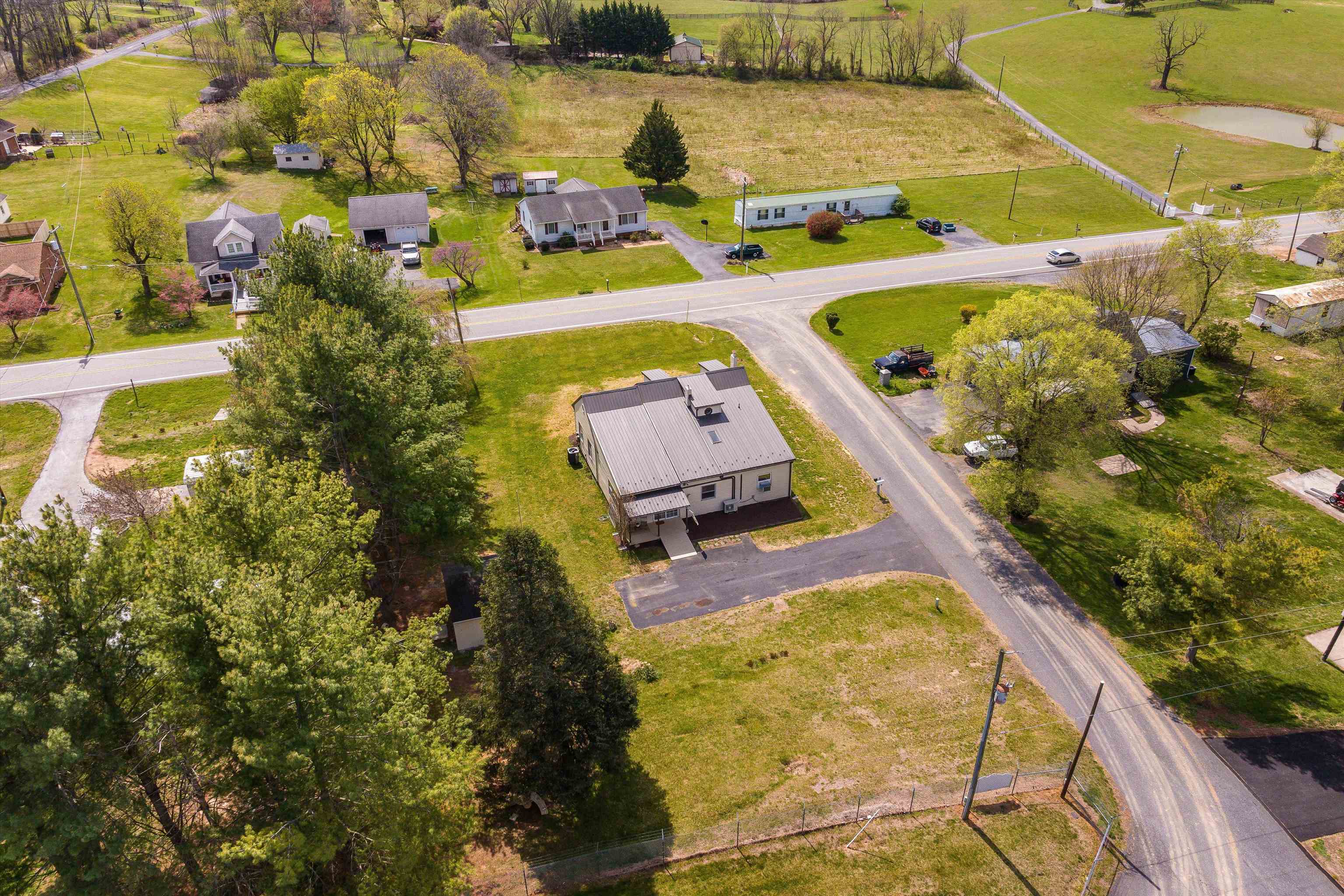 15 ROMAINE LN, STUARTS DRAFT, Virginia 24477, 3 Bedrooms Bedrooms, ,2 BathroomsBathrooms,Residential,15 ROMAINE LN,675270 MLS # 675270 15 ROMAINE LN, STUARTS DRAFT, Virginia 24477, 3 Bedrooms Bedrooms, ,2 BathroomsBathrooms,Residential,15 ROMAINE LN,675270 MLS # 675270