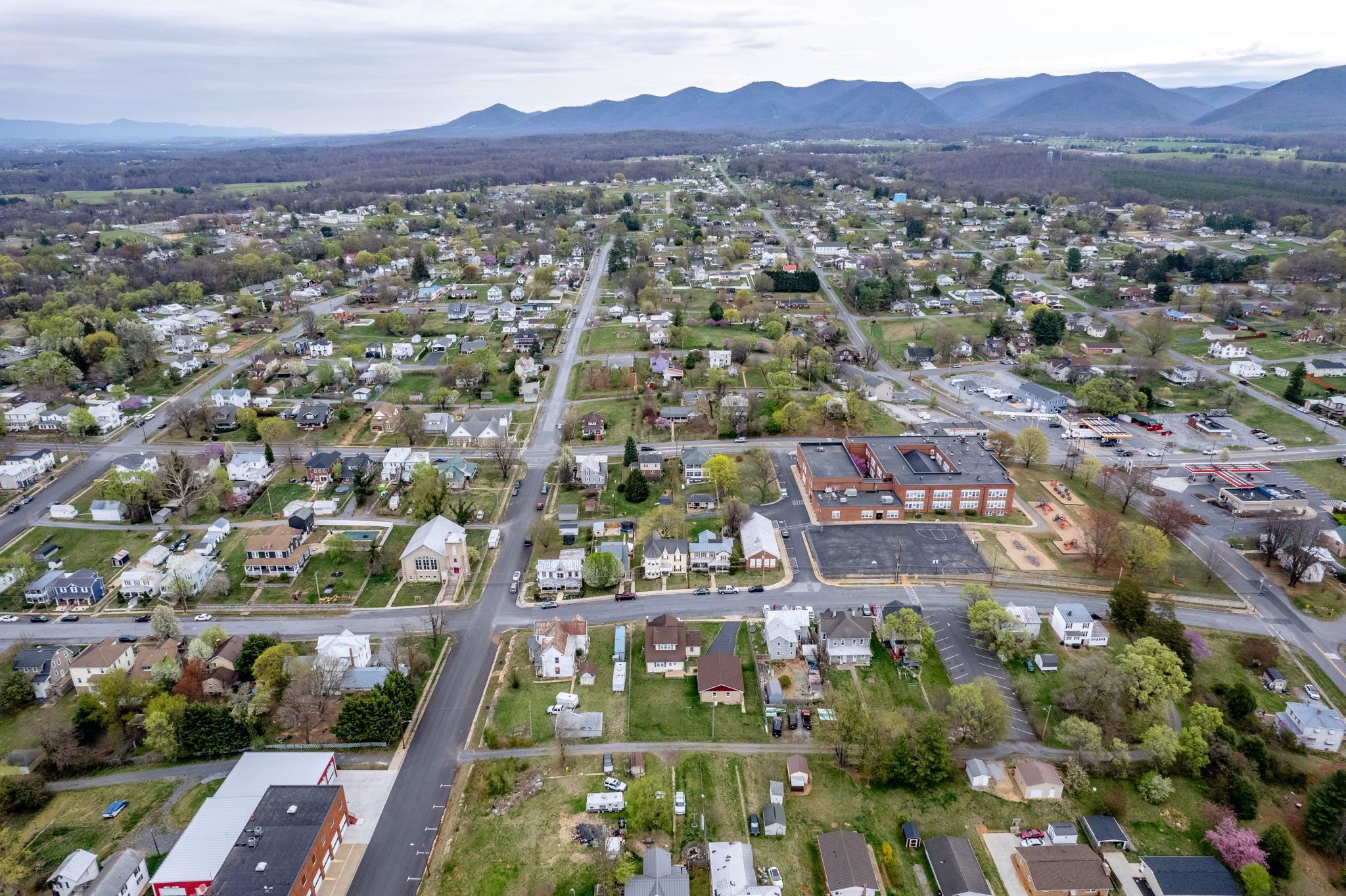 500-504 FIRST ST, SHENANDOAH, Virginia 22849, ,Commercial,500-504 FIRST ST,662708 MLS # 662708