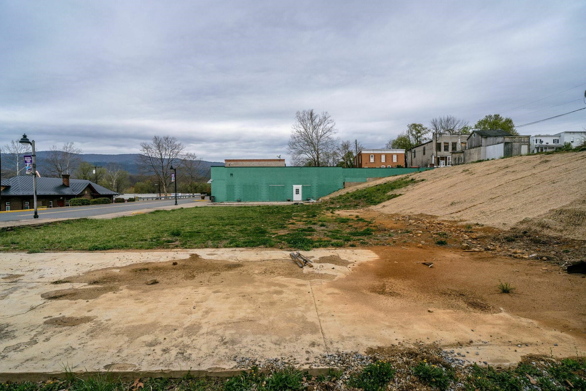 500-504 FIRST ST, SHENANDOAH, Virginia 22849, ,Commercial,500-504 FIRST ST,662708 MLS # 662708