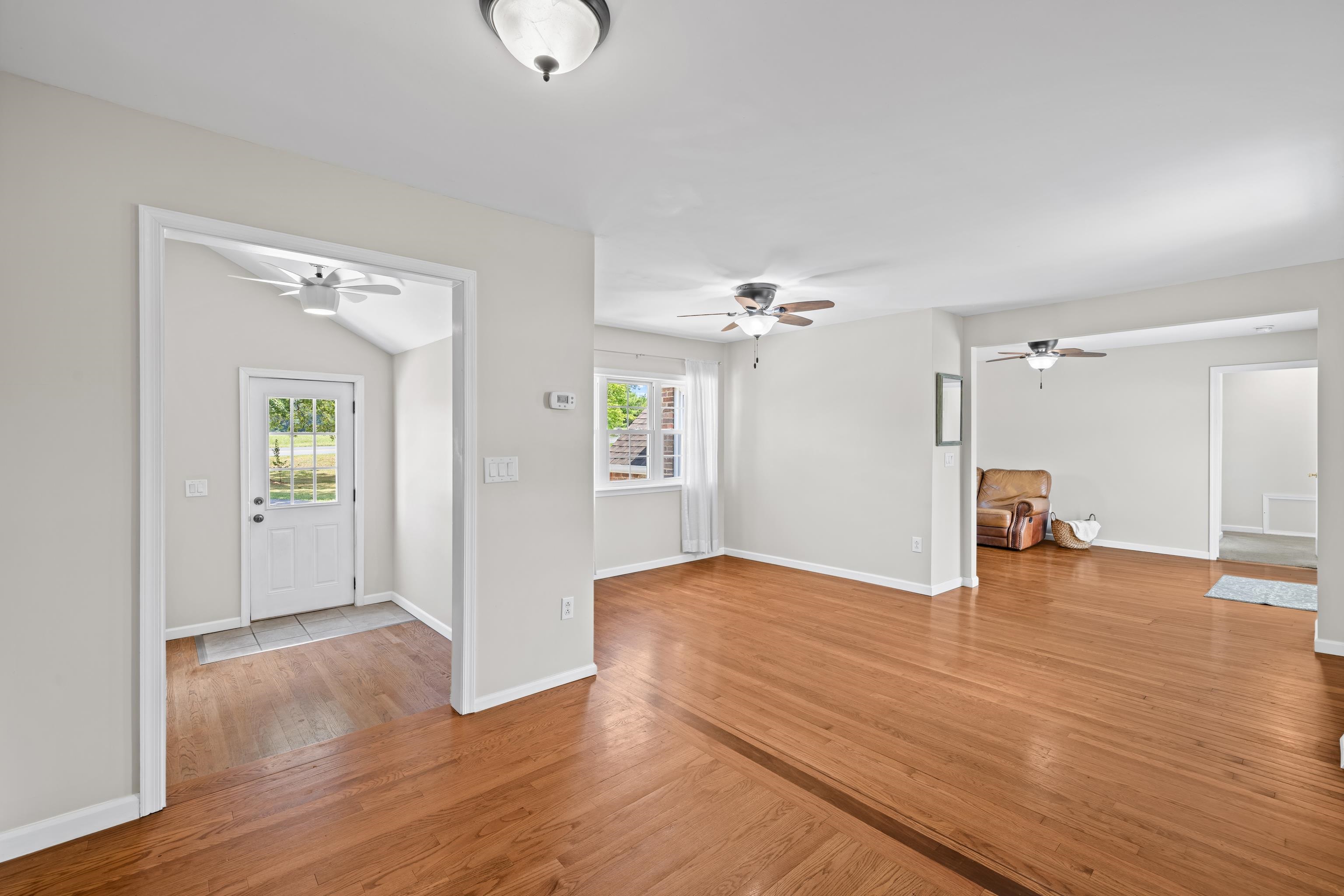 2645 LYNDHURST RD, WAYNESBORO, Virginia 22980, 3 Bedrooms Bedrooms, ,3 BathroomsBathrooms,Residential,2645 LYNDHURST RD,679360 MLS # 679360 2645 LYNDHURST RD, WAYNESBORO, Virginia 22980, 3 Bedrooms Bedrooms, ,3 BathroomsBathrooms,Residential,2645 LYNDHURST RD,679360 MLS # 679360