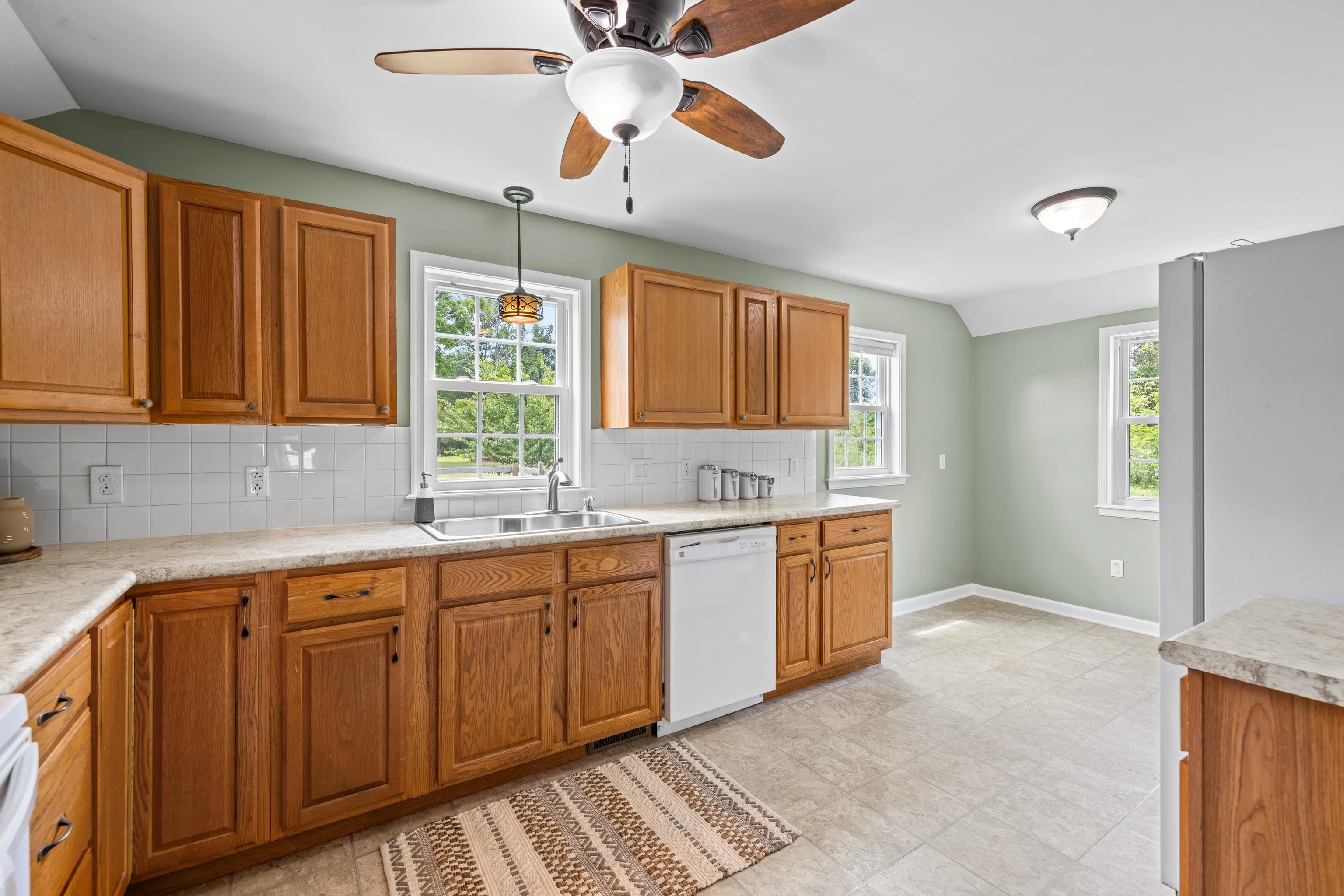2645 LYNDHURST RD, WAYNESBORO, Virginia 22980, 3 Bedrooms Bedrooms, ,3 BathroomsBathrooms,Residential,2645 LYNDHURST RD,679360 MLS # 679360 2645 LYNDHURST RD, WAYNESBORO, Virginia 22980, 3 Bedrooms Bedrooms, ,3 BathroomsBathrooms,Residential,2645 LYNDHURST RD,679360 MLS # 679360