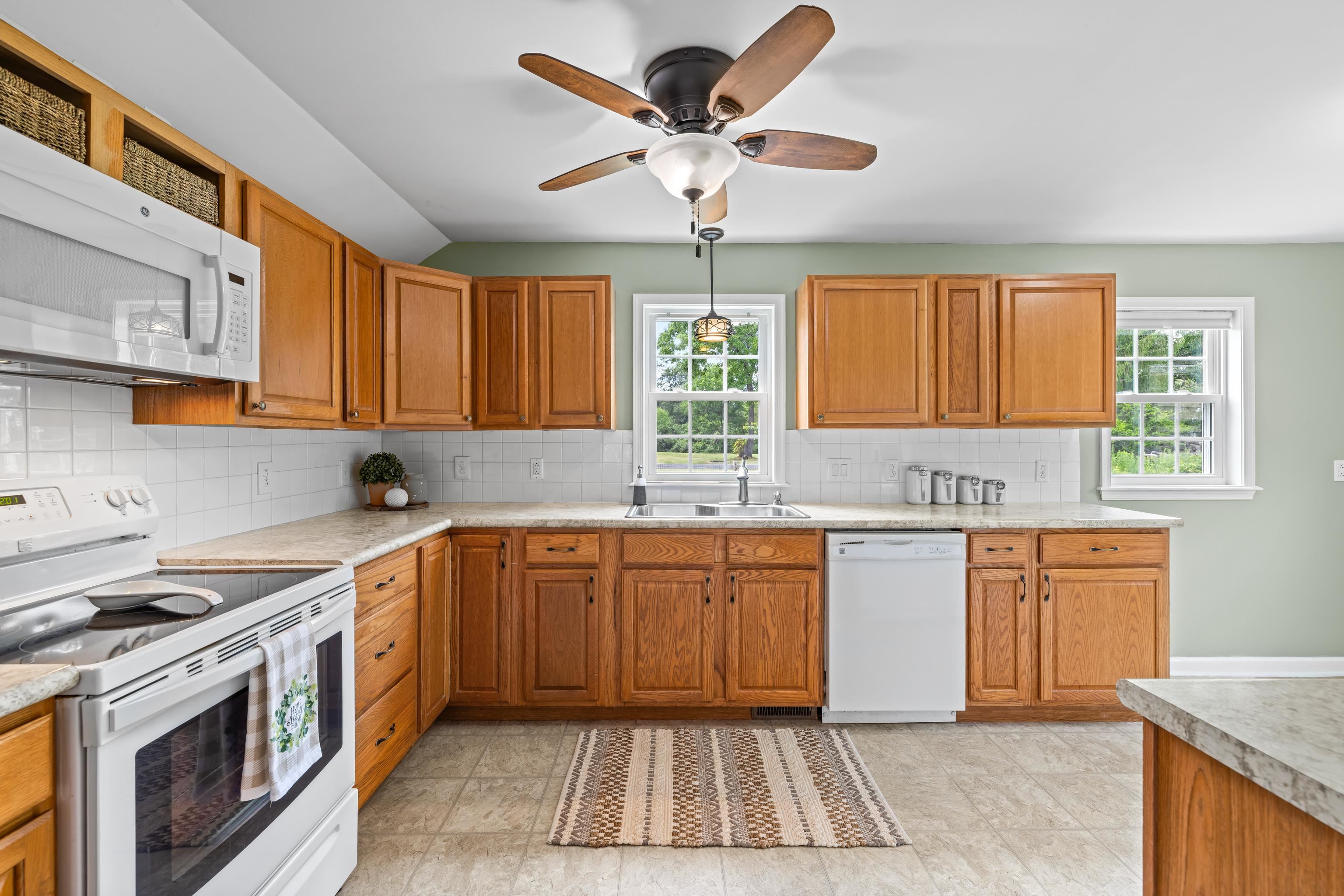 2645 LYNDHURST RD, WAYNESBORO, Virginia 22980, 3 Bedrooms Bedrooms, ,3 BathroomsBathrooms,Residential,2645 LYNDHURST RD,679360 MLS # 679360 2645 LYNDHURST RD, WAYNESBORO, Virginia 22980, 3 Bedrooms Bedrooms, ,3 BathroomsBathrooms,Residential,2645 LYNDHURST RD,679360 MLS # 679360